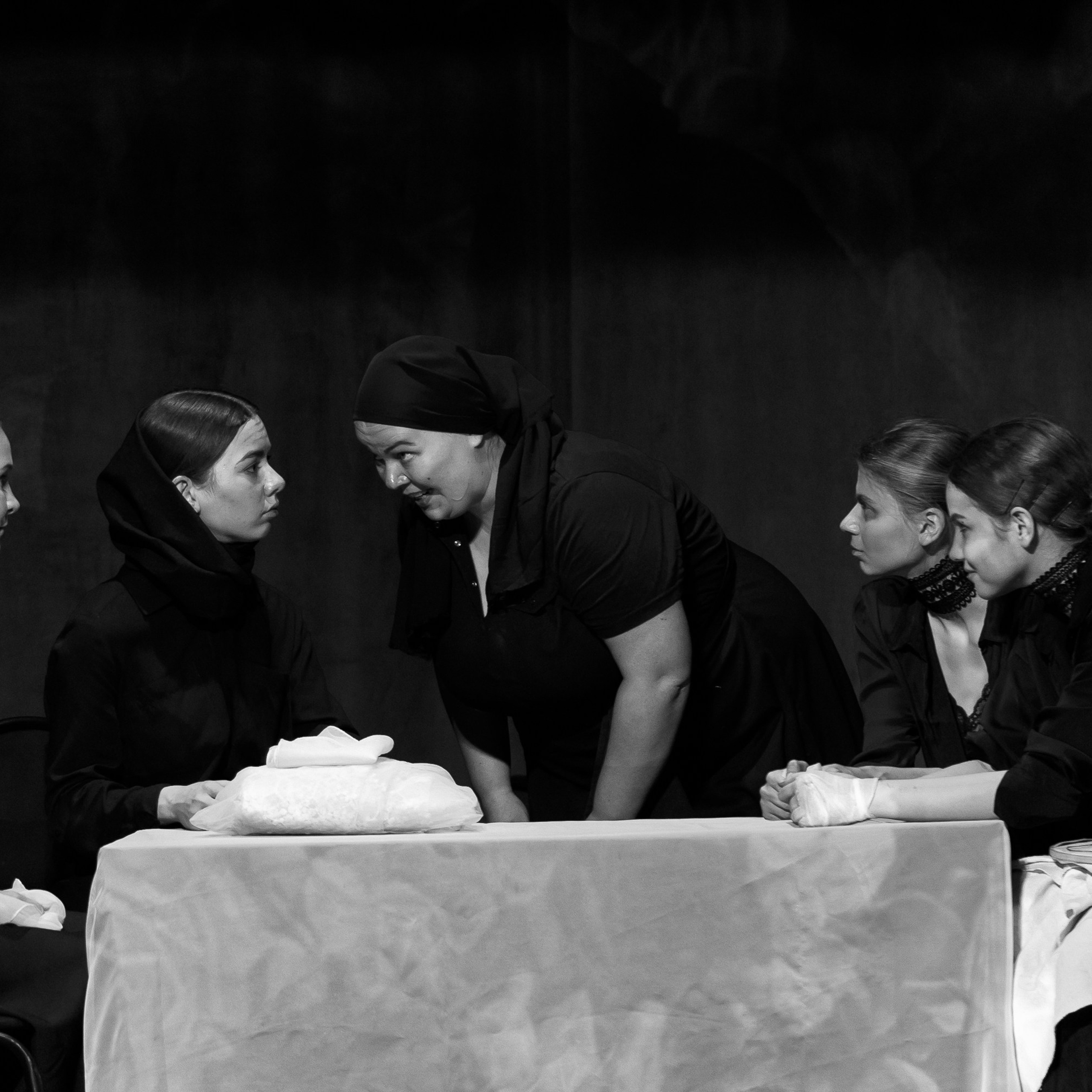 Театральная постановка ДОМ. Фотография, которая говорит о тебе