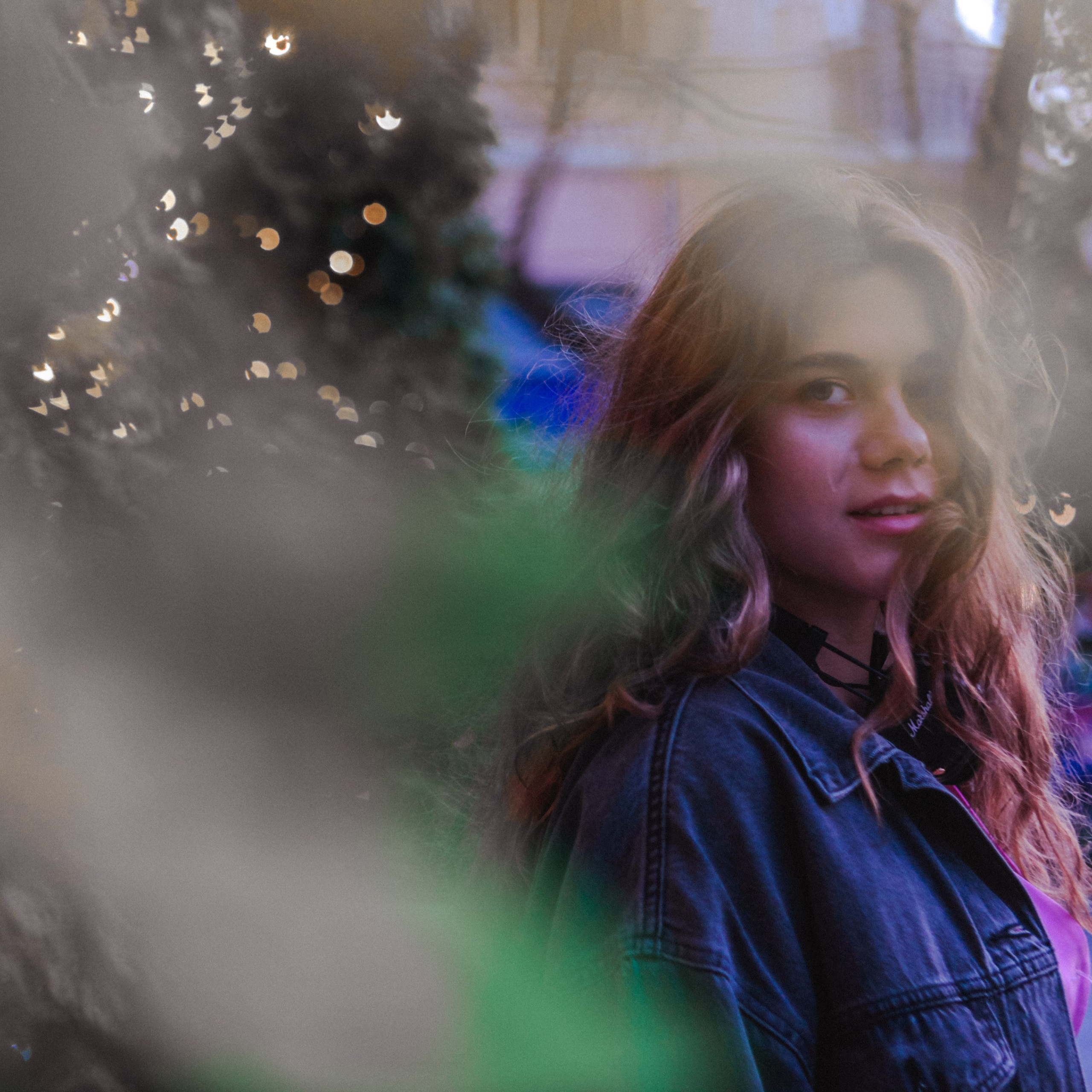 она была актрисою…