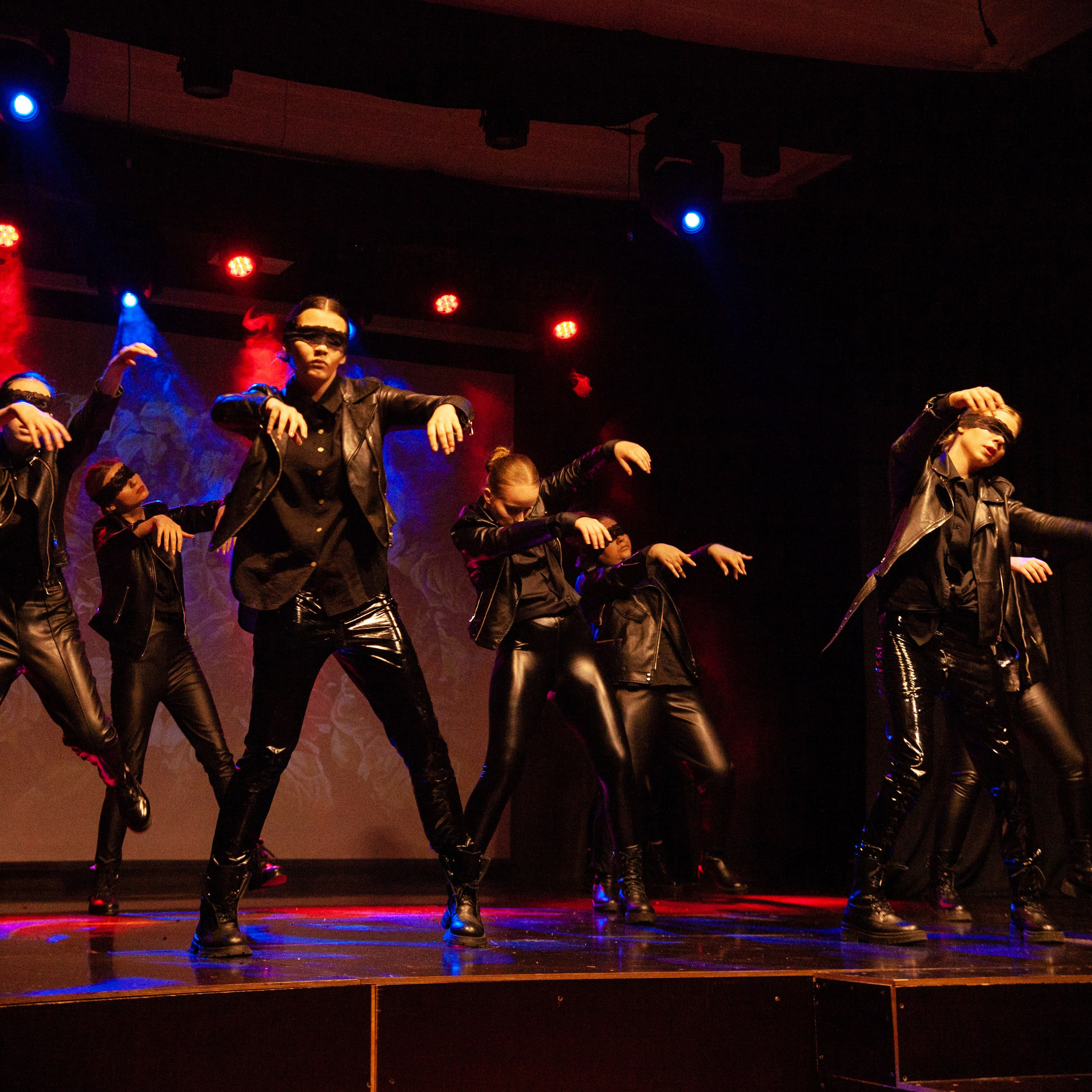 Театральная постановка «ДОМ» impuls 24. Фотограф твоей души, снимаю в Крыму и не только