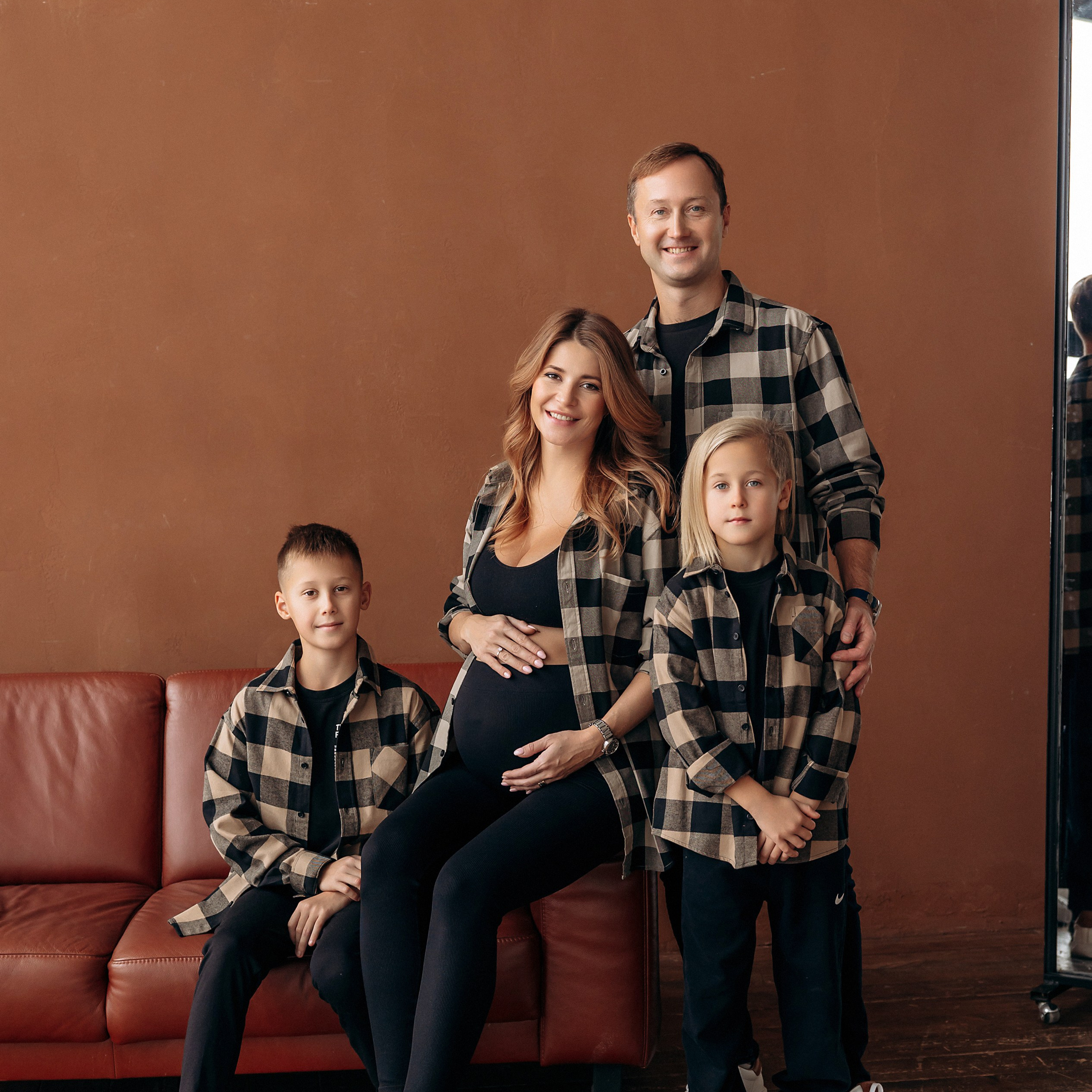 Валя и семья.В ожидании Владимира.Фотостудия Баланс.