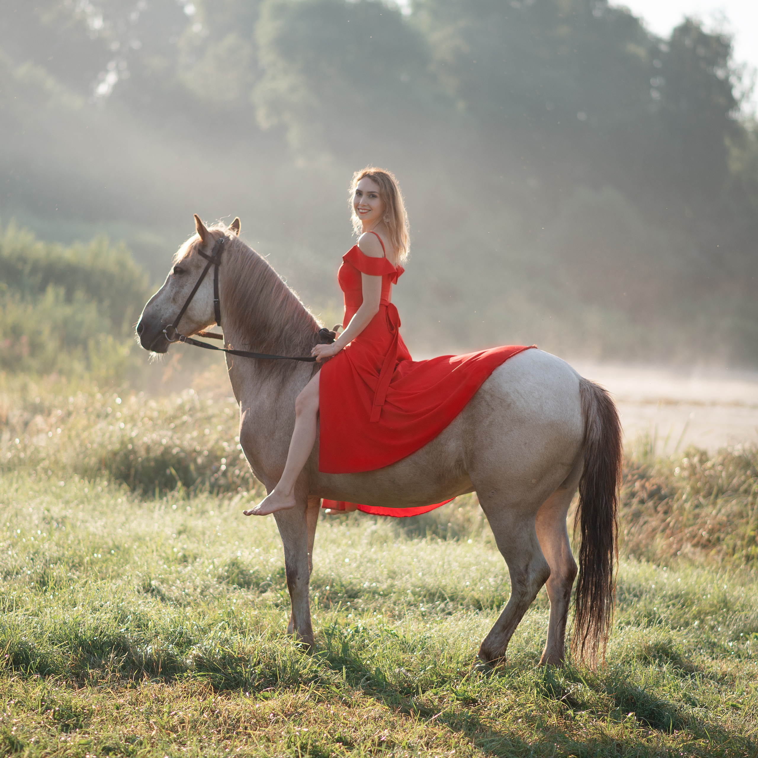 Алия https://music.yandex.ru/artist/15477724