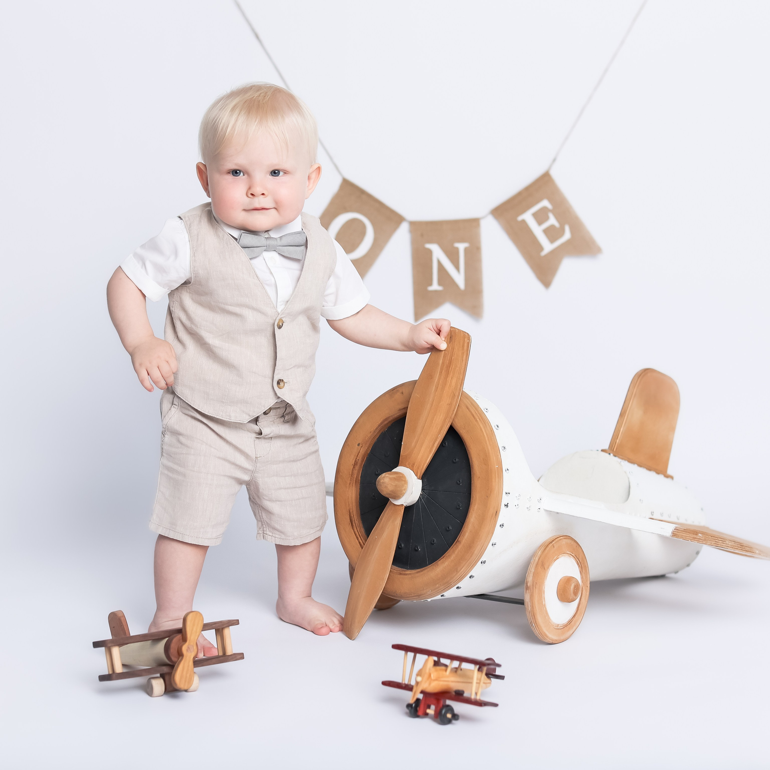 Лаконичная белая фотосессия.