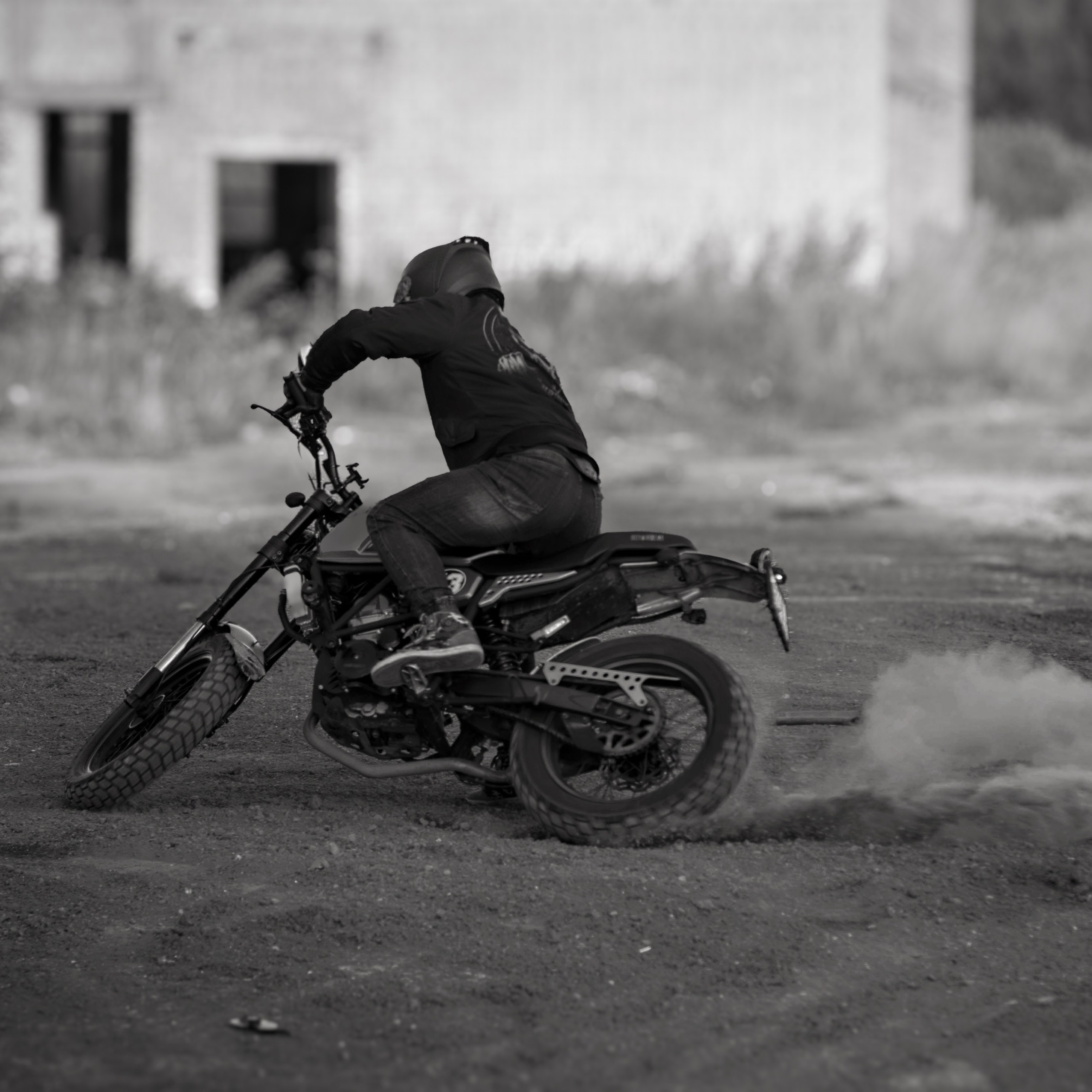 Уличные съёмки. Фотограф (графический дизайнер) Полонская Юлия