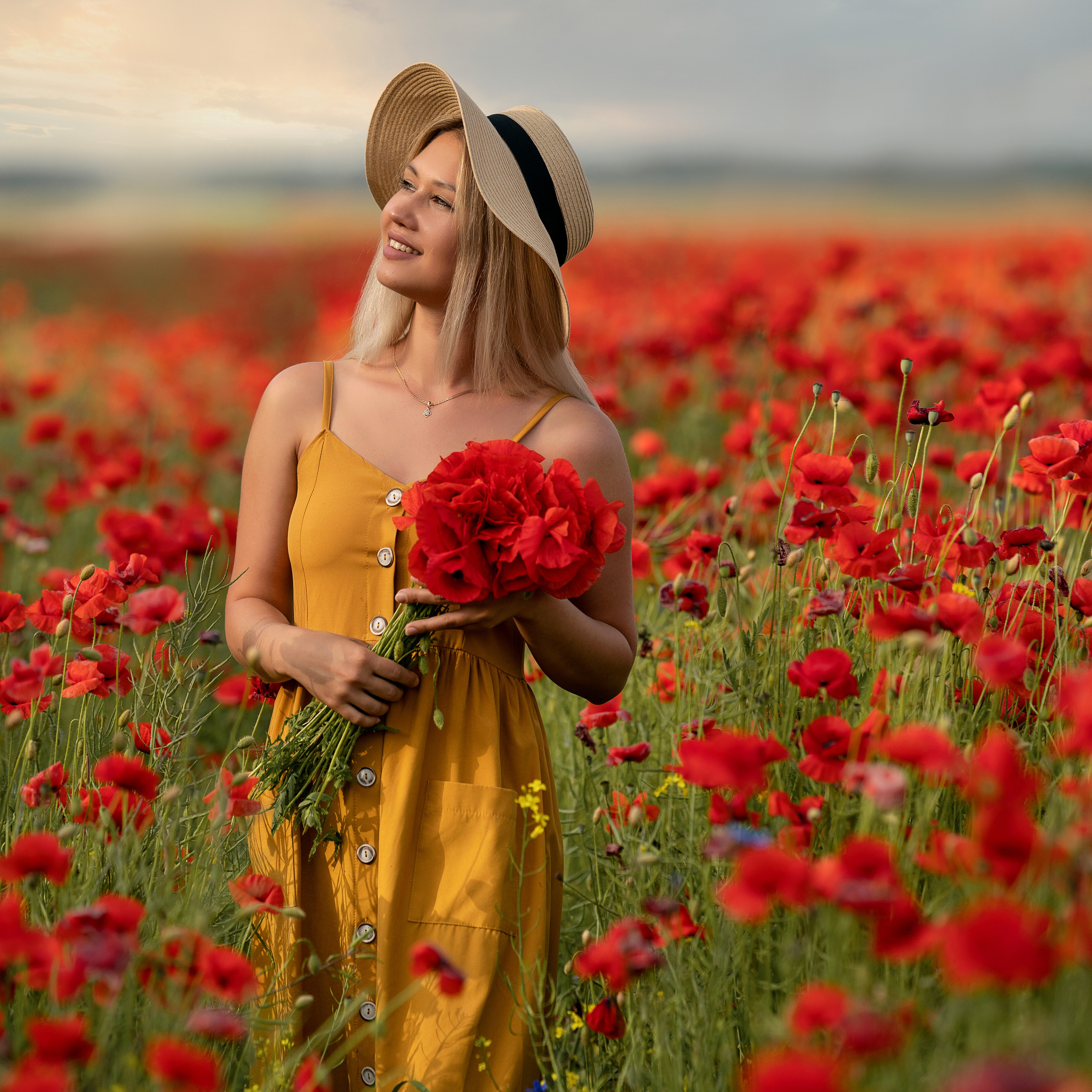 Фотодень в маковом поле