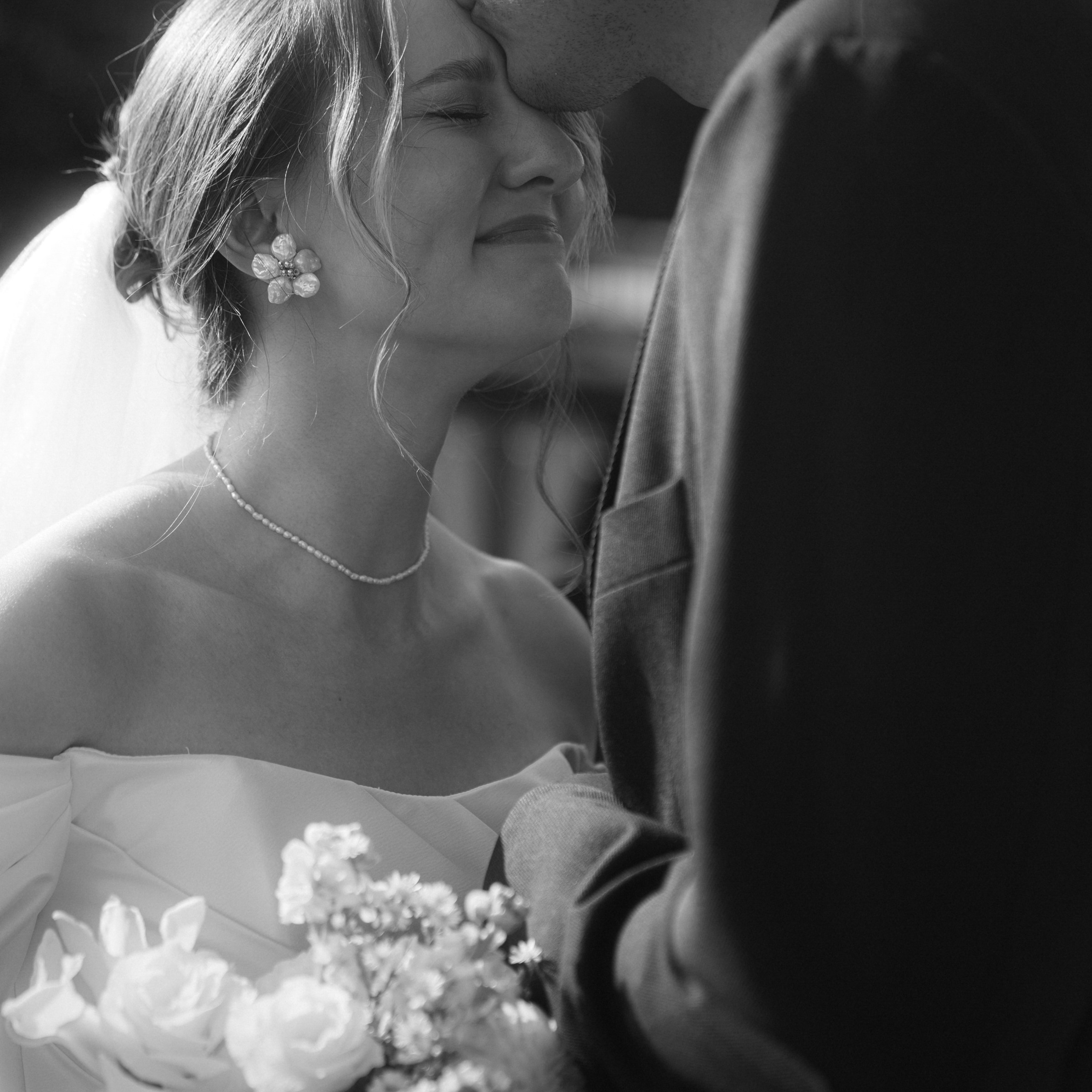 Алиса и Слава, роспись в Москве и вечеринка на природе, подальше от города