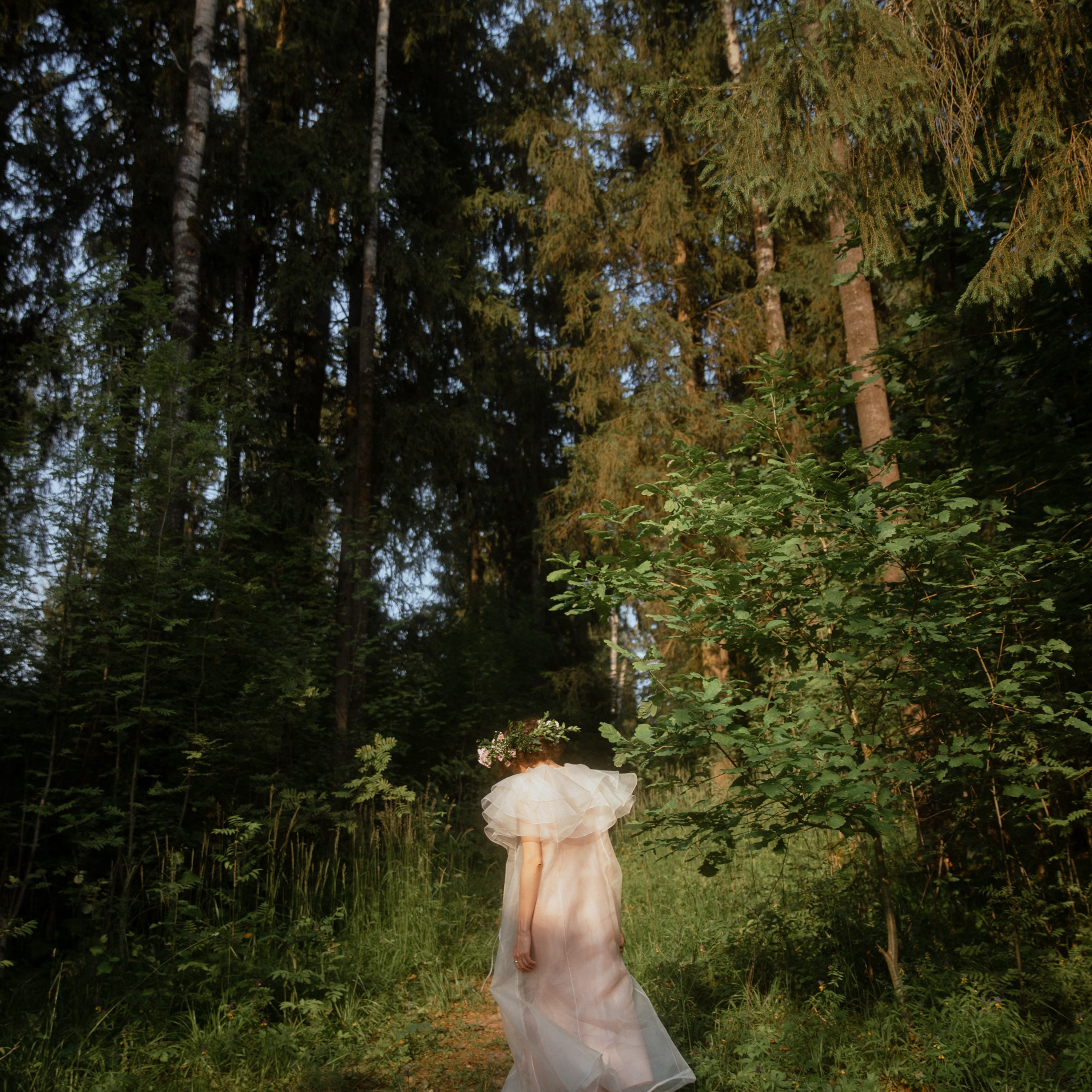 Мила и Петя, свадьба за городом с русской эстетикой