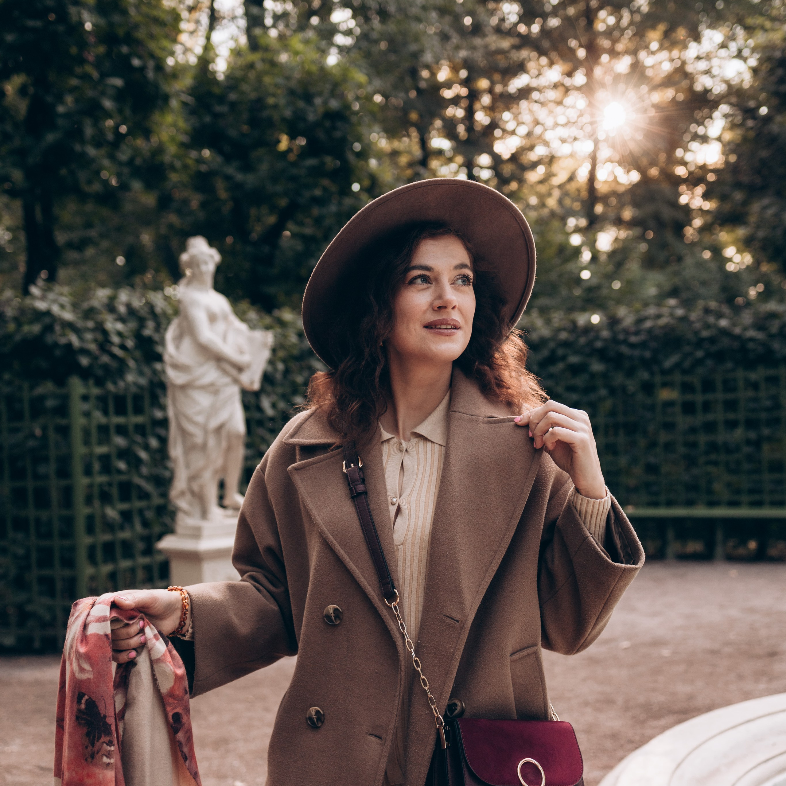 Женская осенняя фотосессия в Летнем саду