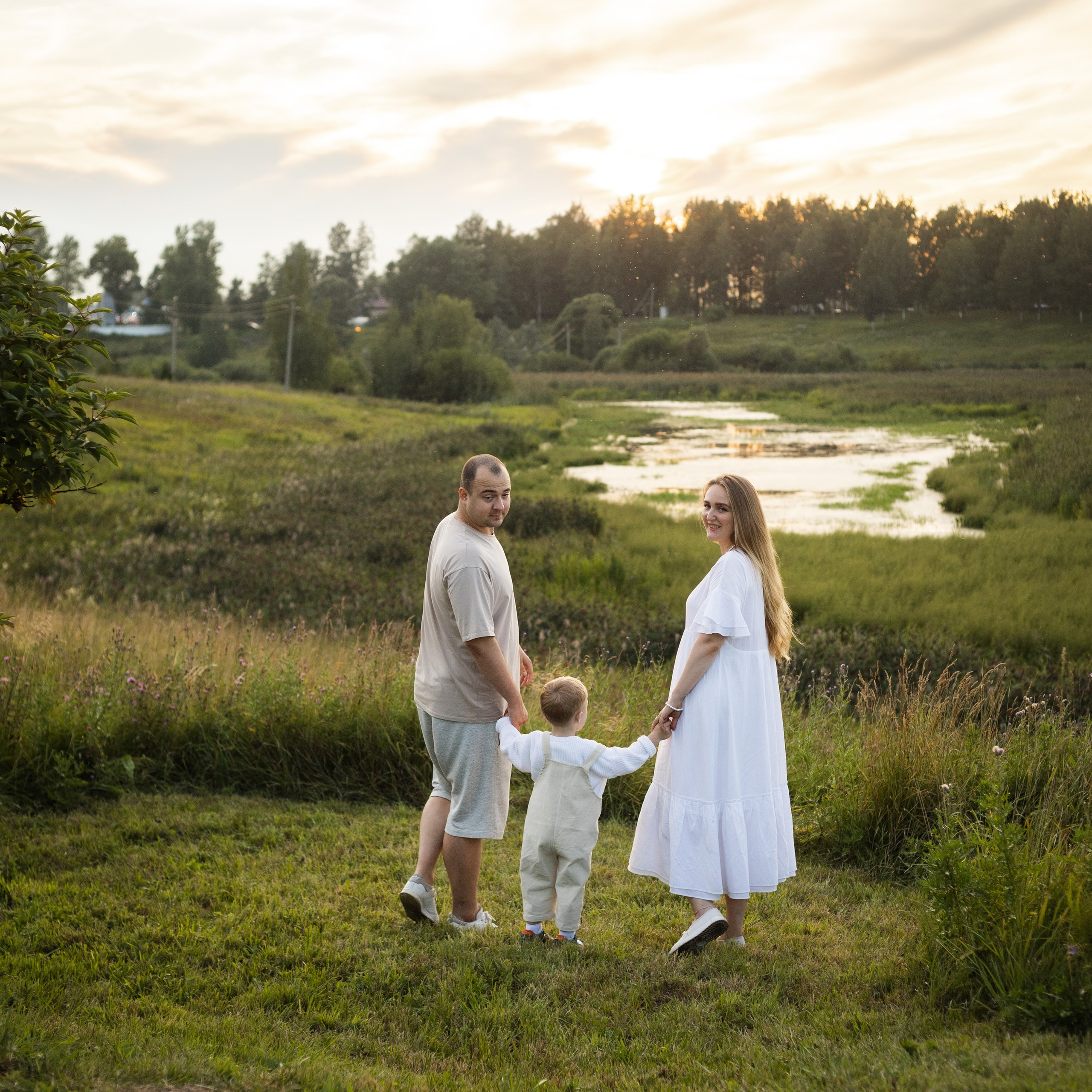 Дарья, Кирилл и Ваня. Фотосессия в загородной студии Leona dachа