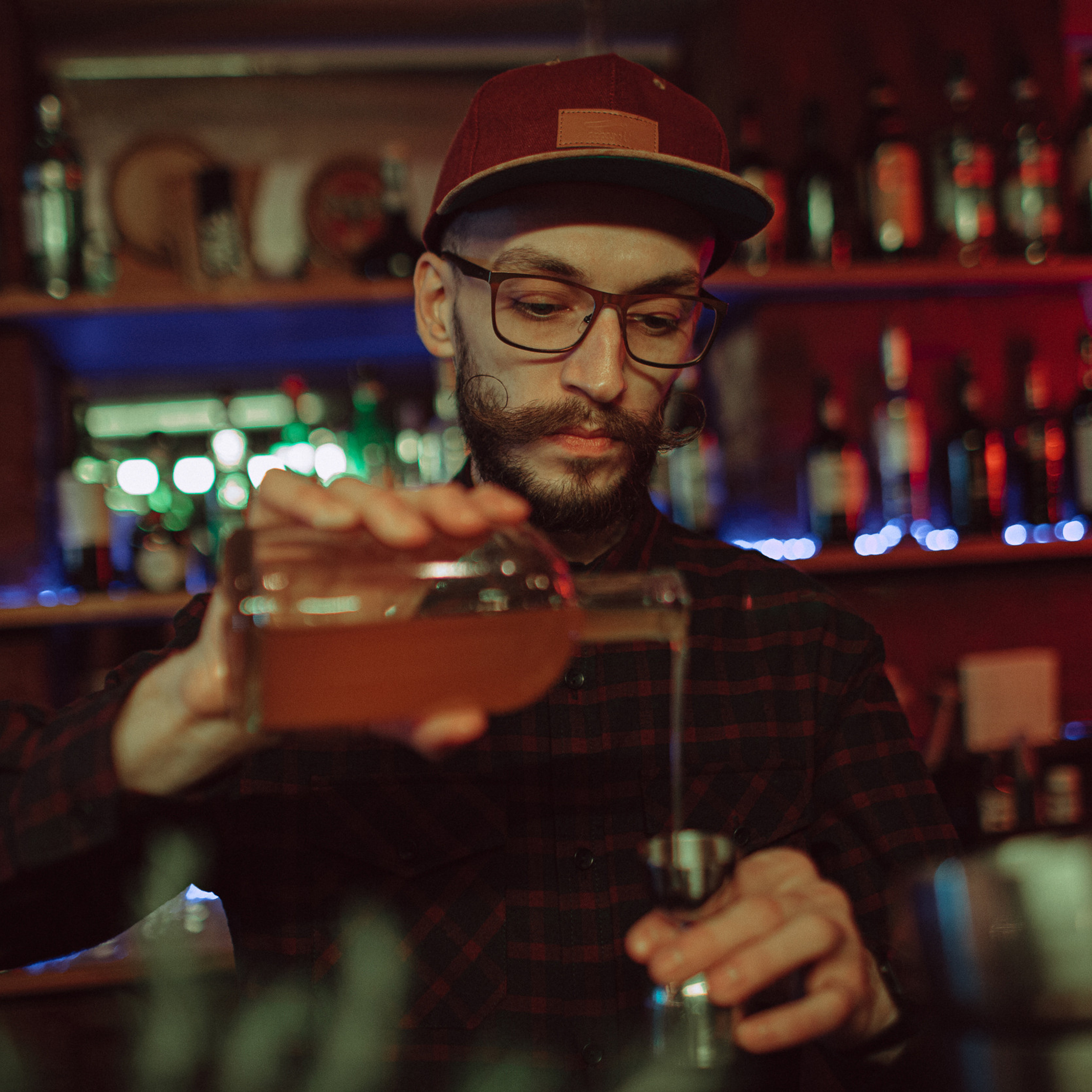 Три поколения барменов (Happen)