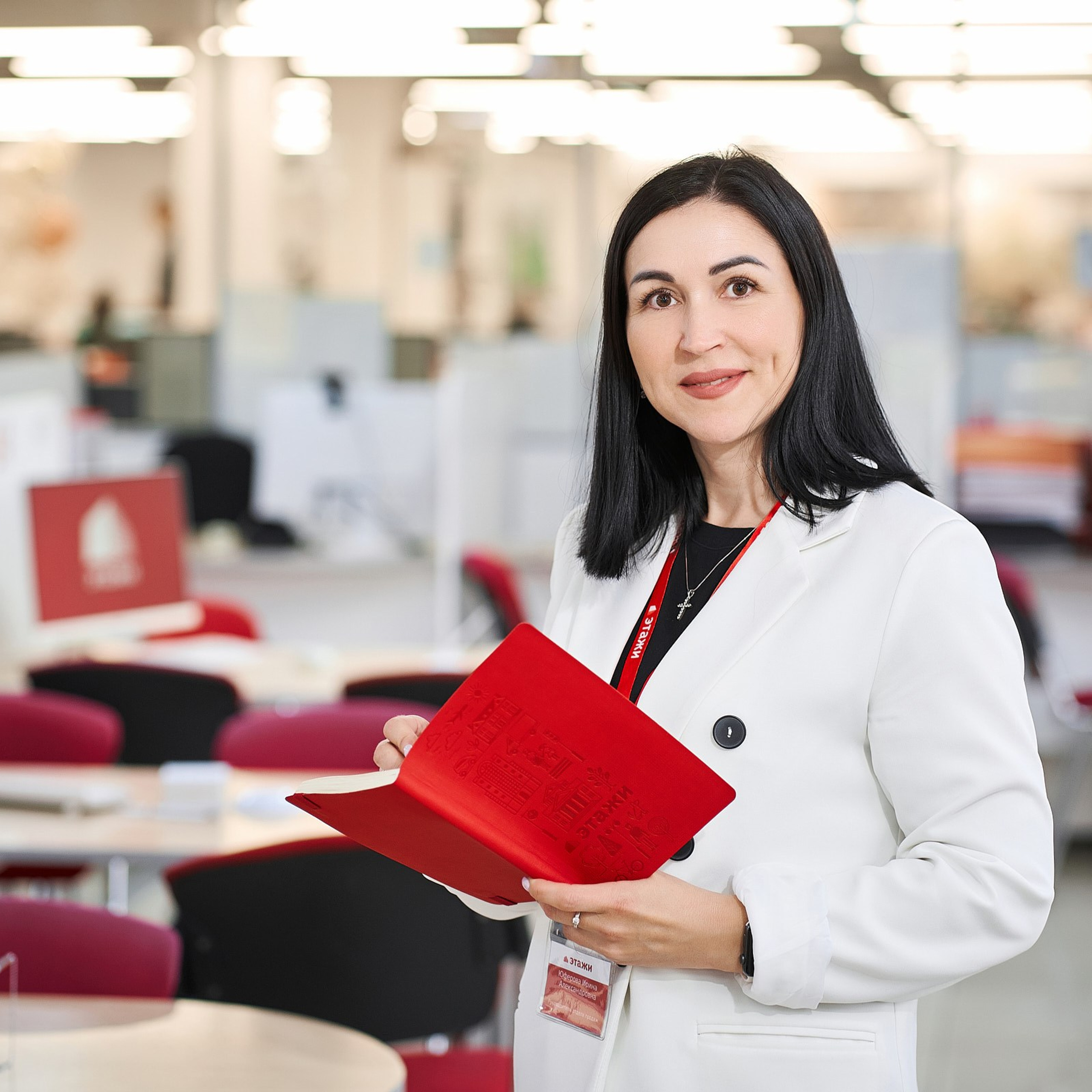 Агентство недвижимости Этажи (Сотрудники в интерьерах офиса или студии). Профессиональный фотограф в Екатеринбурге Константин Зарипов