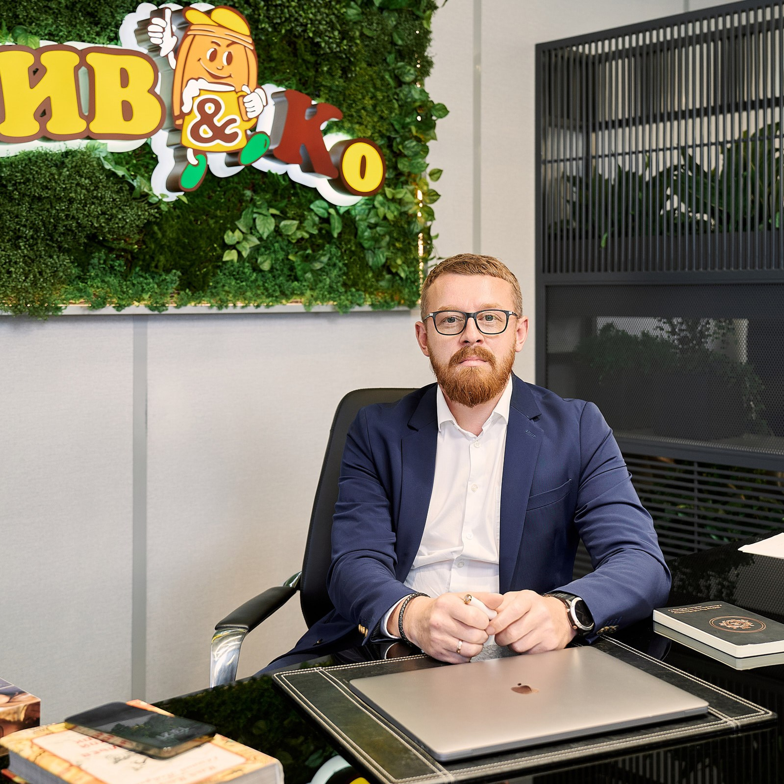 Портреты для руководителя ПИВКО. Профессиональный фотограф в Екатеринбурге Константин Зарипов