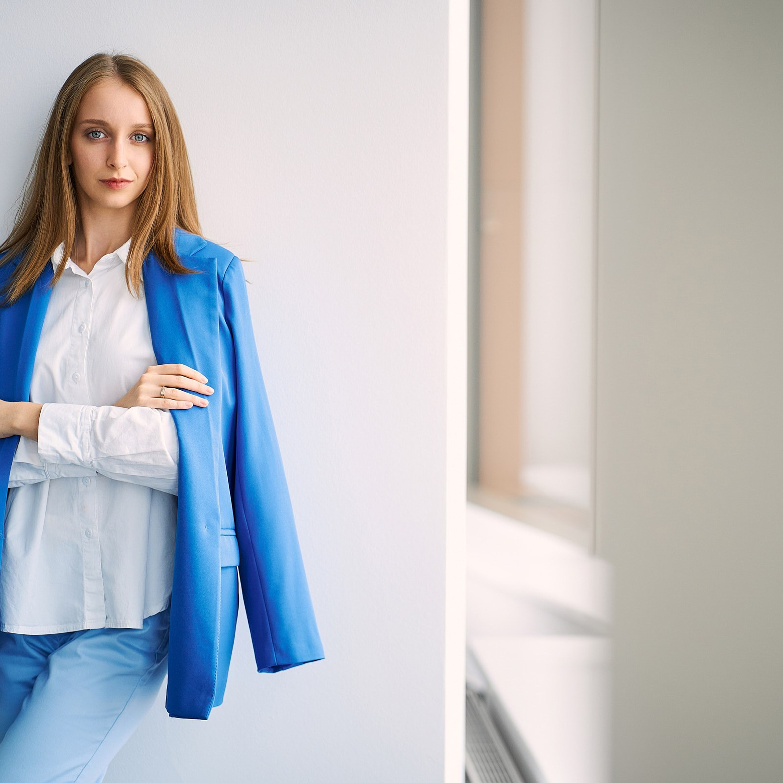 Группа компаний Априори (Портреты на белом фоне и в интерьерах + командные фото). Профессиональный фотограф в Екатеринбурге Константин Зарипов