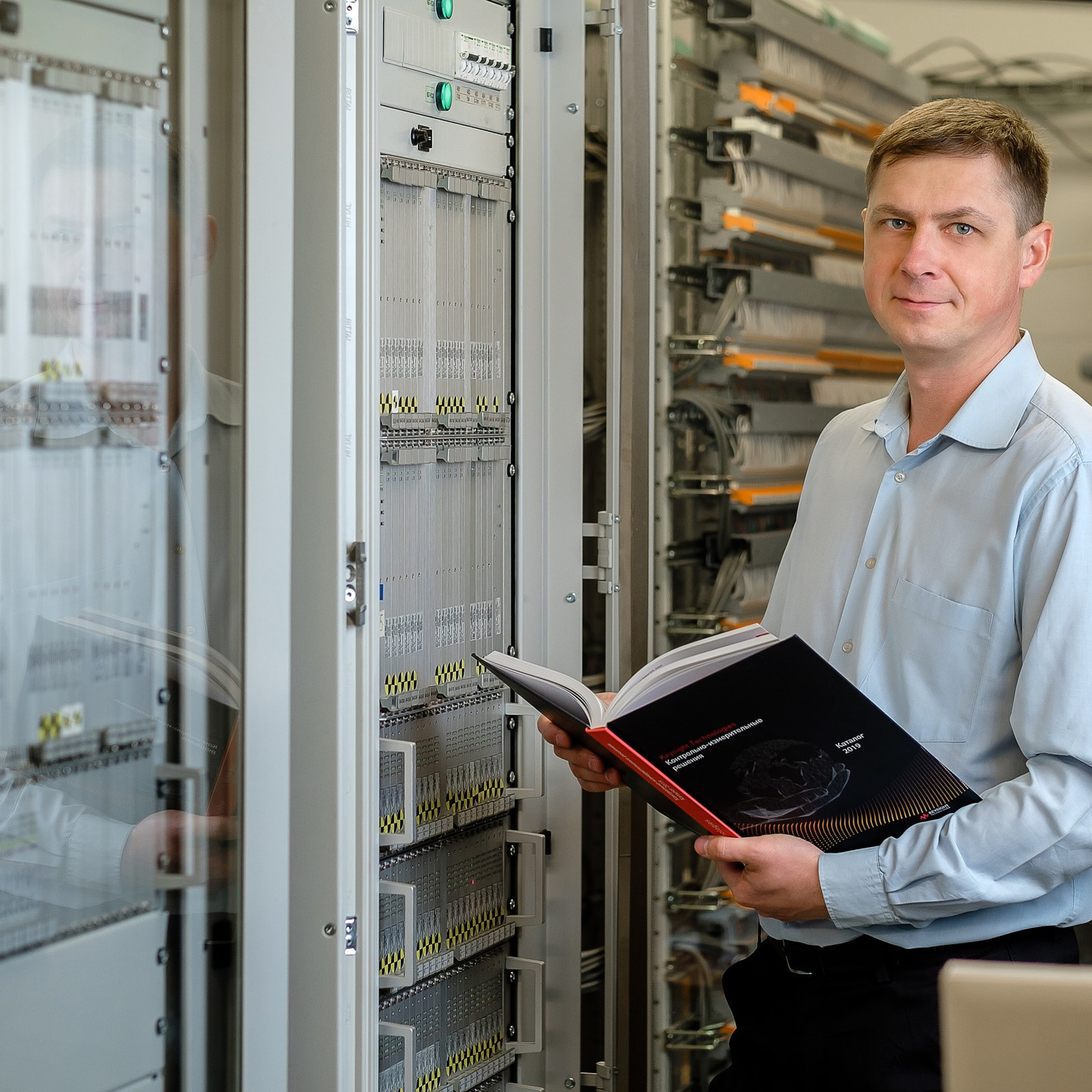 Производственная компания (Сотруднеики в интерьерах офиса). Профессиональный фотограф в Екатеринбурге Константин Зарипов