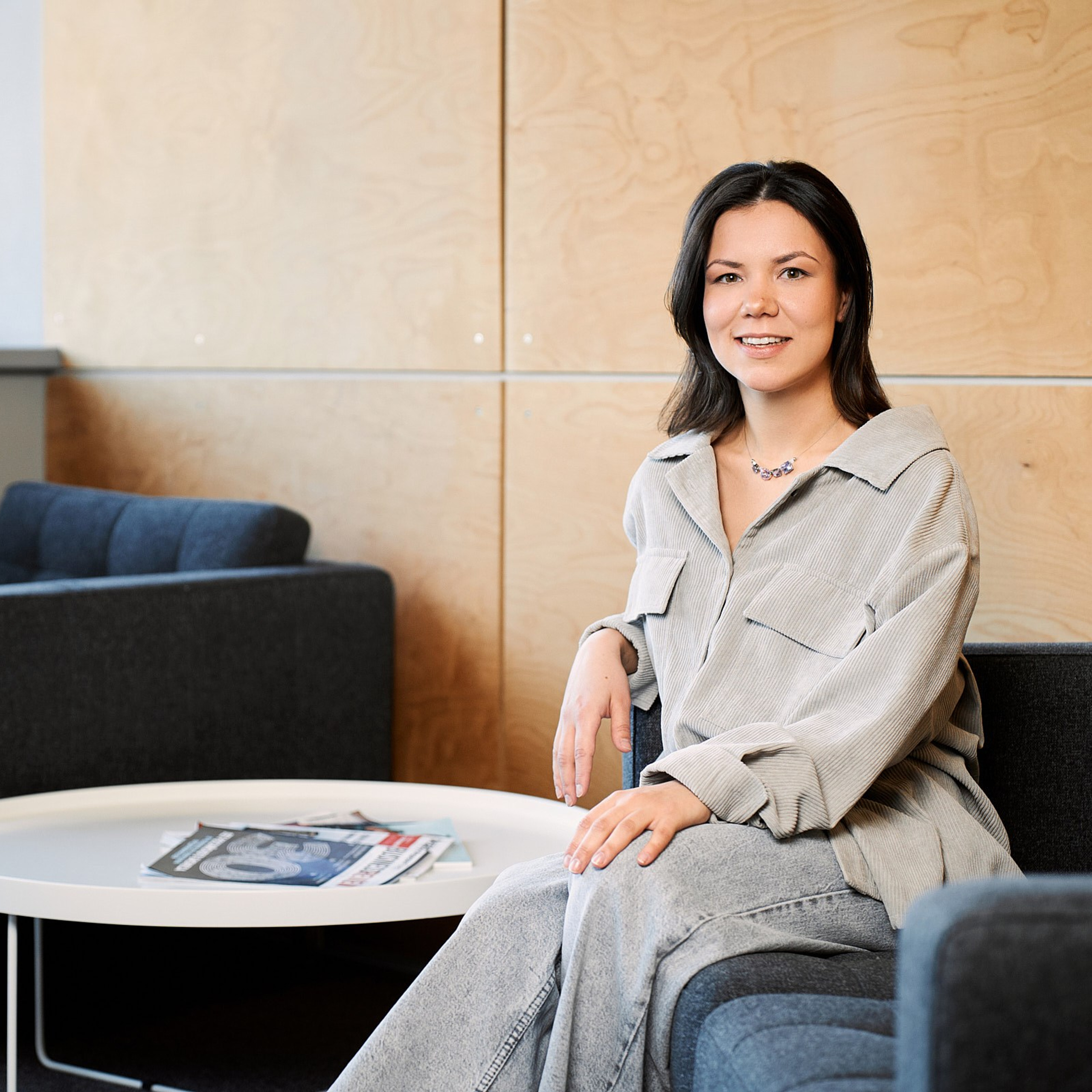 СКБ-контур (портреты в интерьерах офиса и на белом фоне). Профессиональный фотограф в Екатеринбурге Константин Зарипов