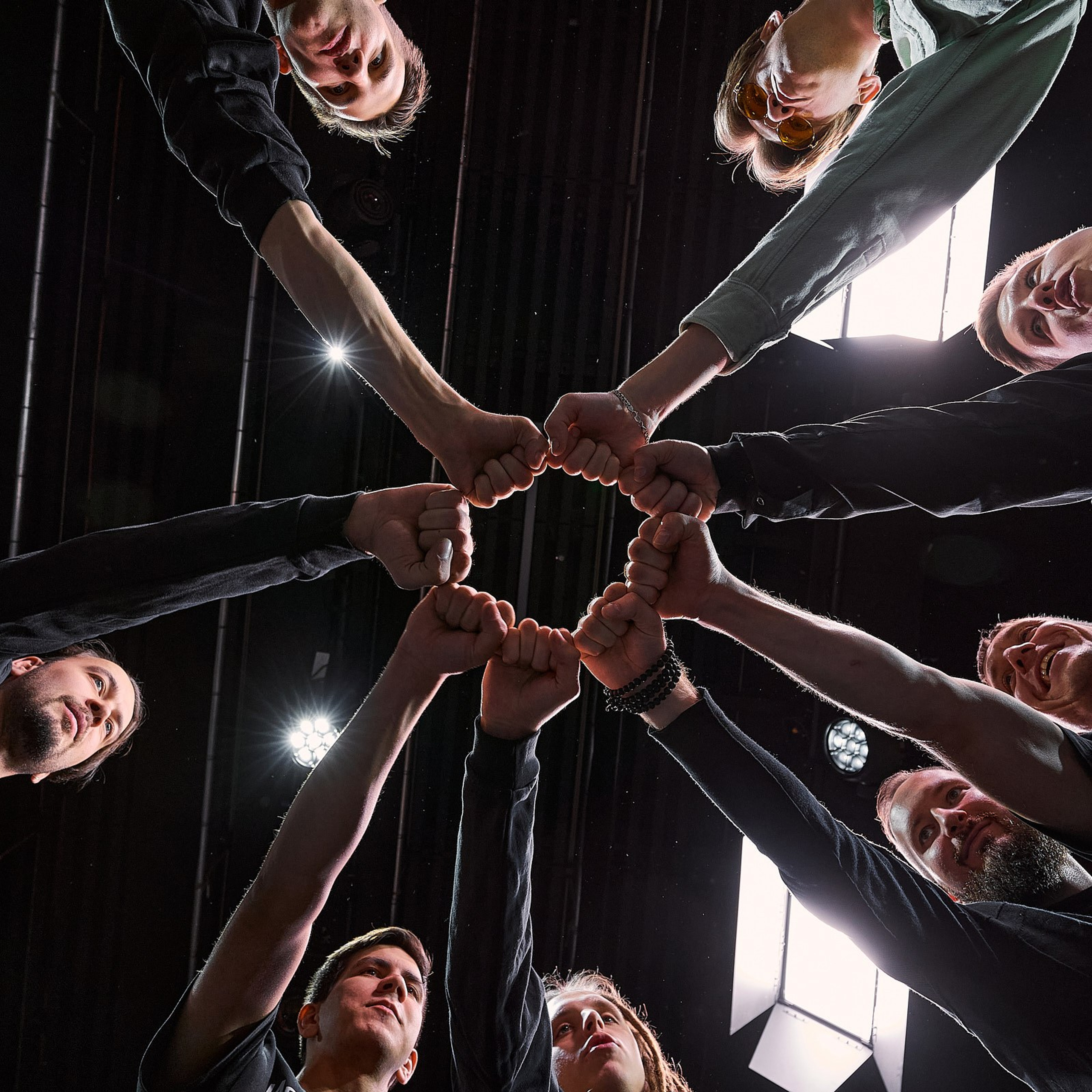 Команда Изи-Шоу (На белом фоне и в рабочей обстановке). Профессиональный фотограф в Екатеринбурге Константин Зарипов