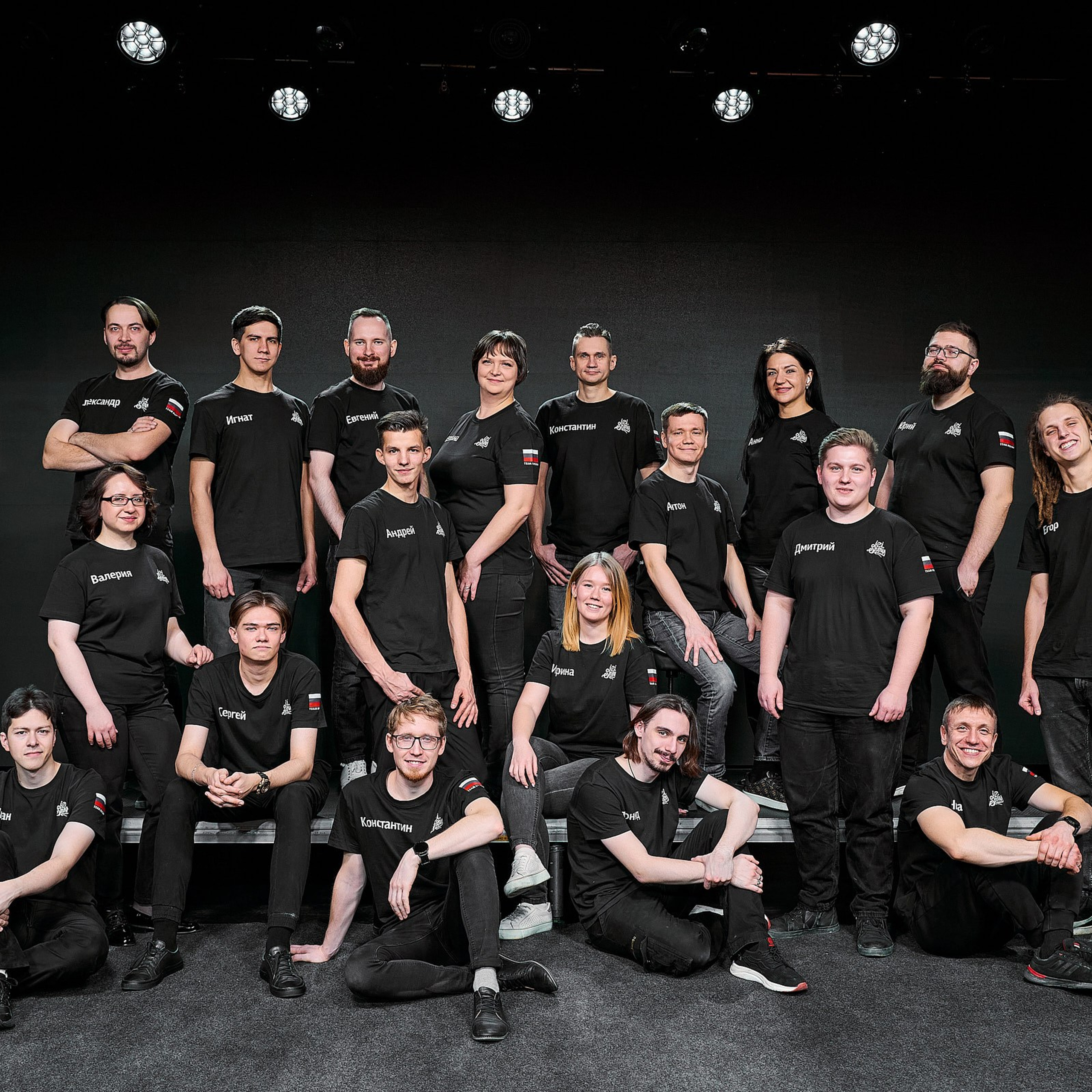 Команда Изи-Шоу (На белом фоне и в рабочей обстановке). Профессиональный фотограф в Екатеринбурге Константин Зарипов