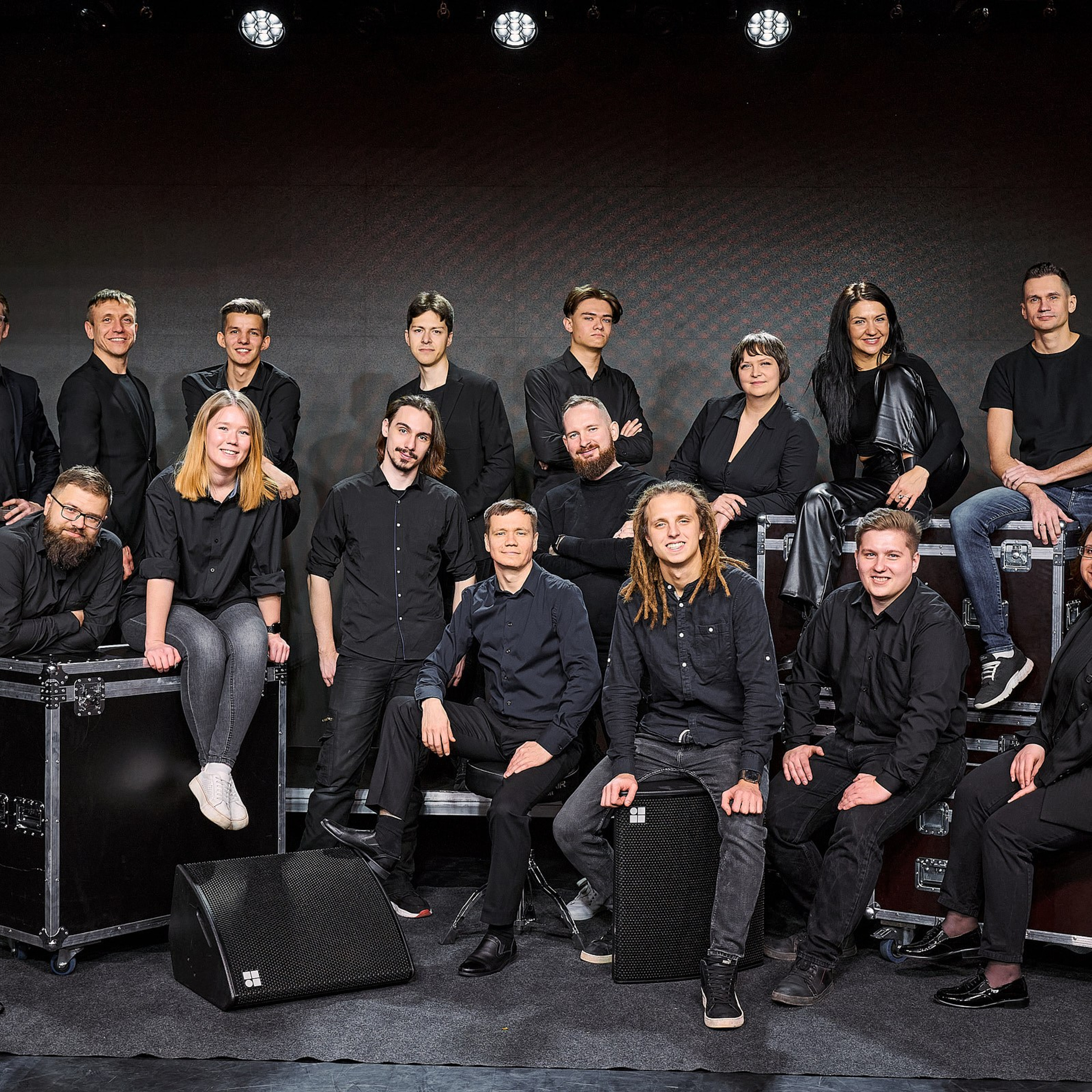 Команда Изи-Шоу (На белом фоне и в рабочей обстановке). Профессиональный фотограф в Екатеринбурге Константин Зарипов