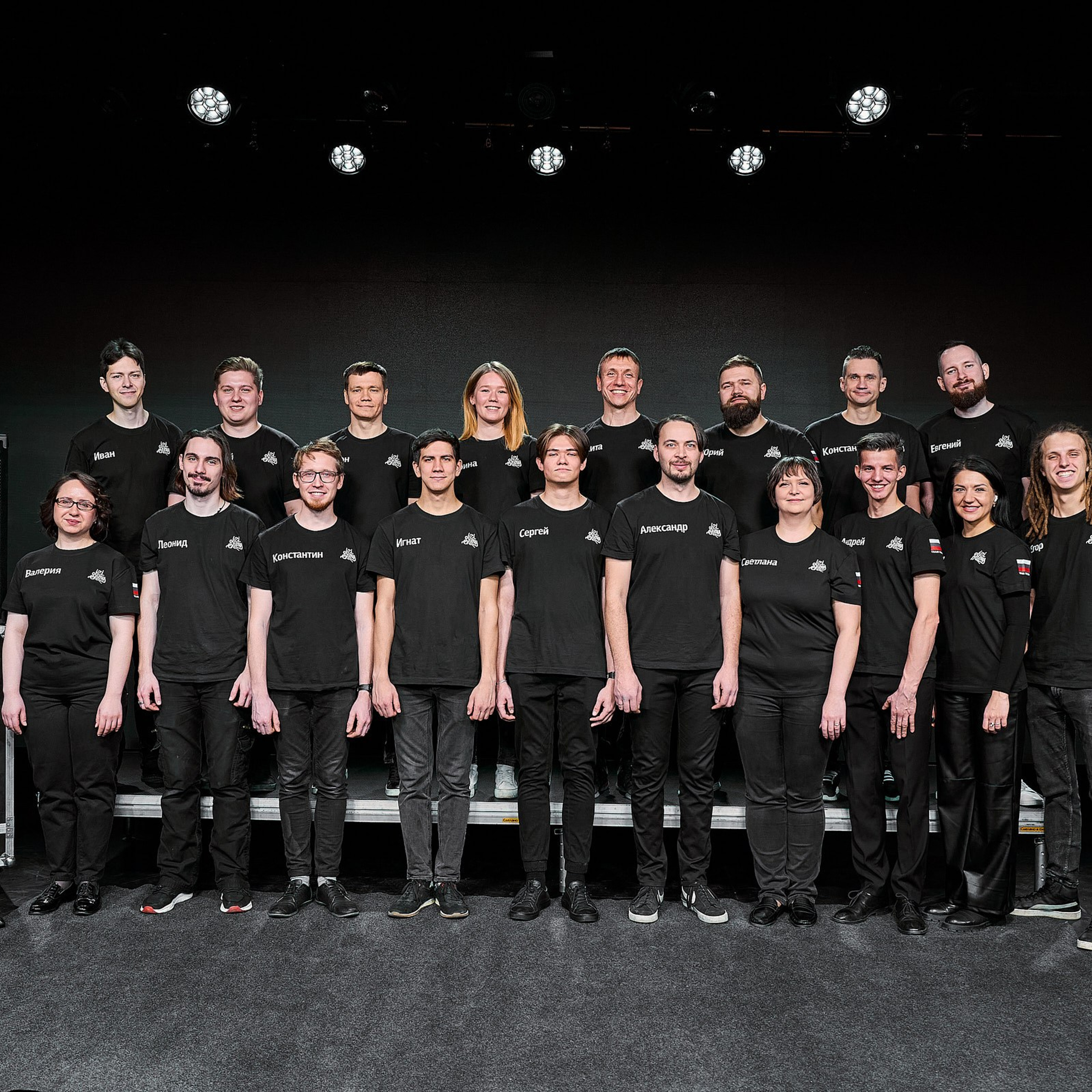 Команда Изи-Шоу (На белом фоне и в рабочей обстановке). Профессиональный фотограф в Екатеринбурге Константин Зарипов