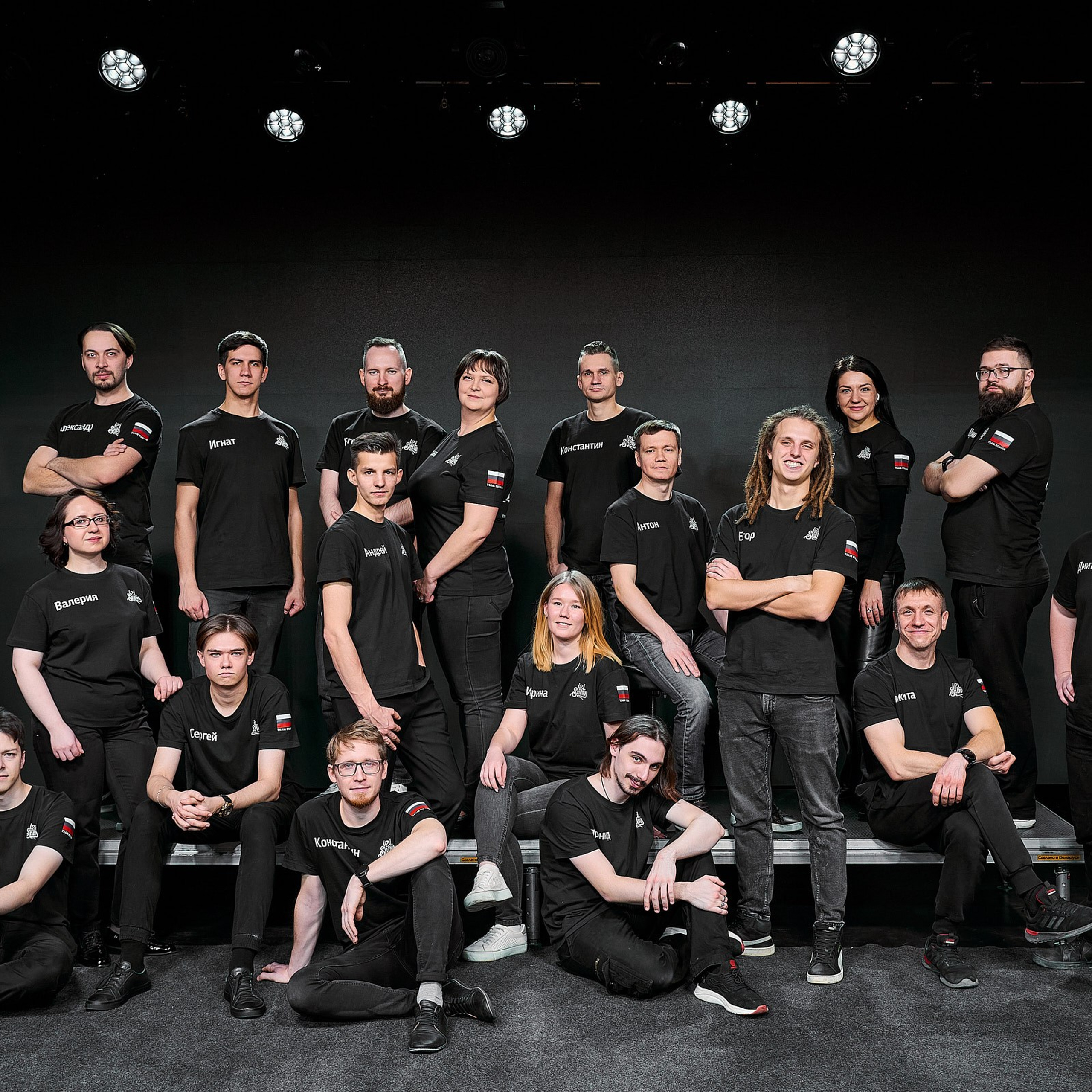 Команда Изи-Шоу (На белом фоне и в рабочей обстановке). Профессиональный фотограф в Екатеринбурге Константин Зарипов