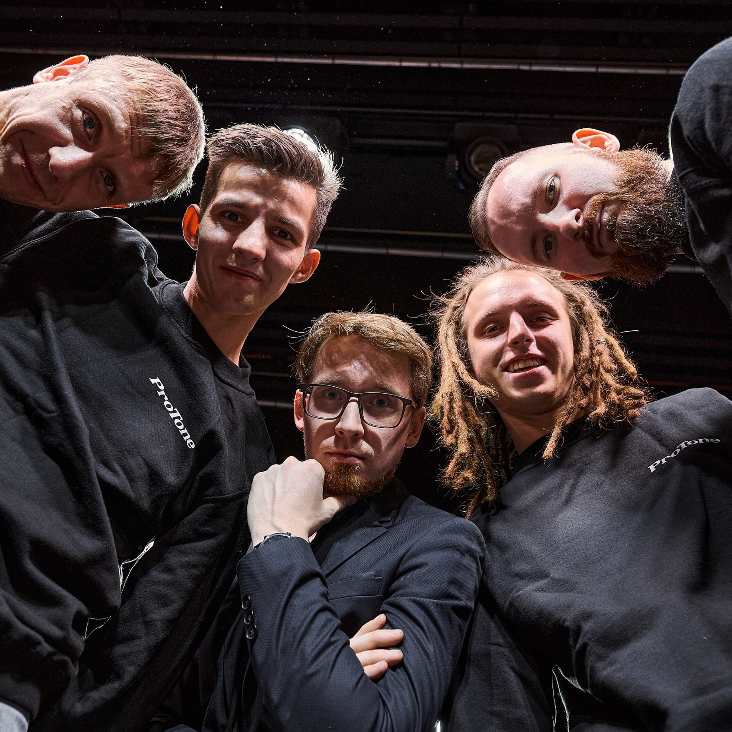 Команда Изи-Шоу (На белом фоне и в рабочей обстановке). Профессиональный фотограф в Екатеринбурге Константин Зарипов