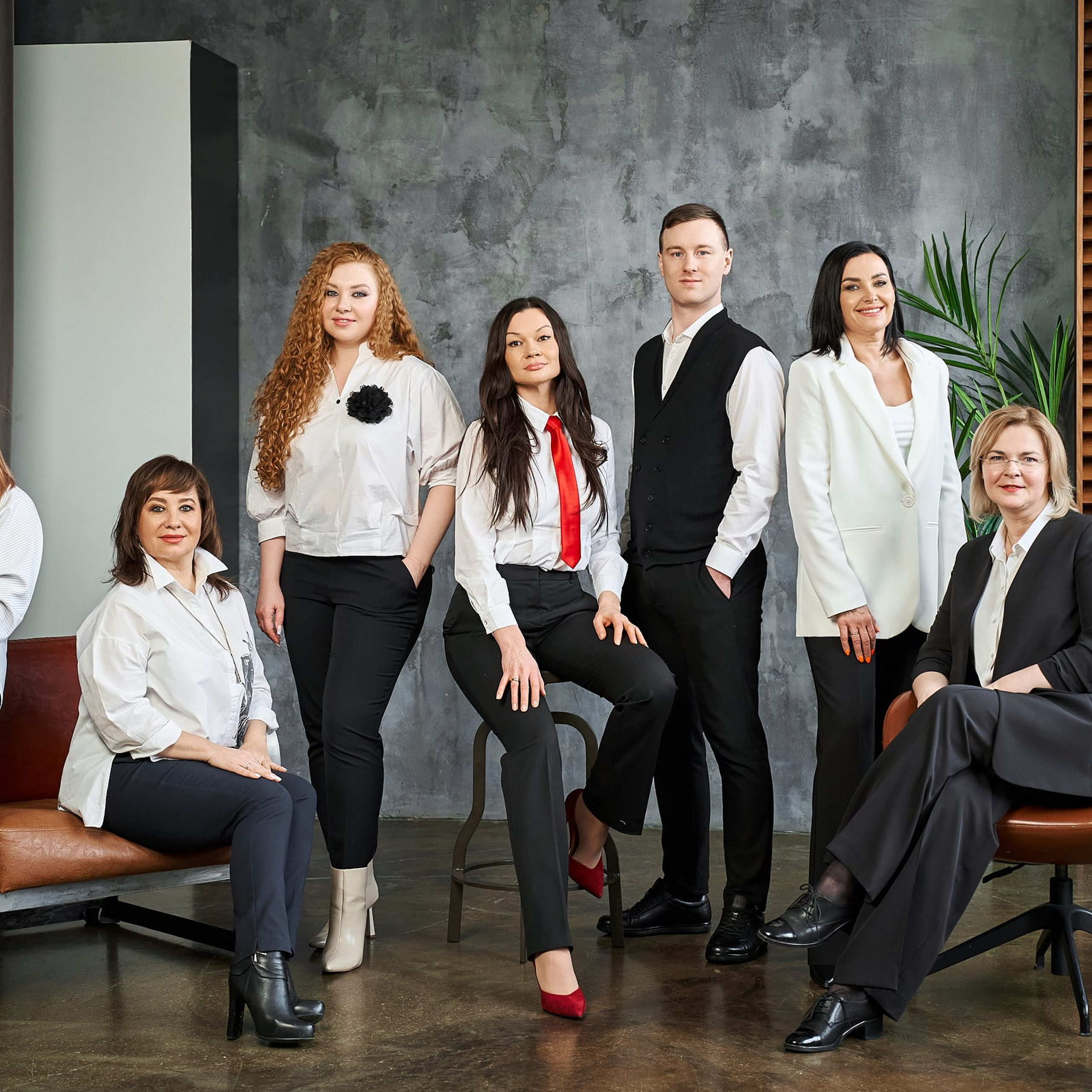 Агентство недвижимости Новосел (Сотрудники в студии). Профессиональный фотограф в Екатеринбурге Константин Зарипов