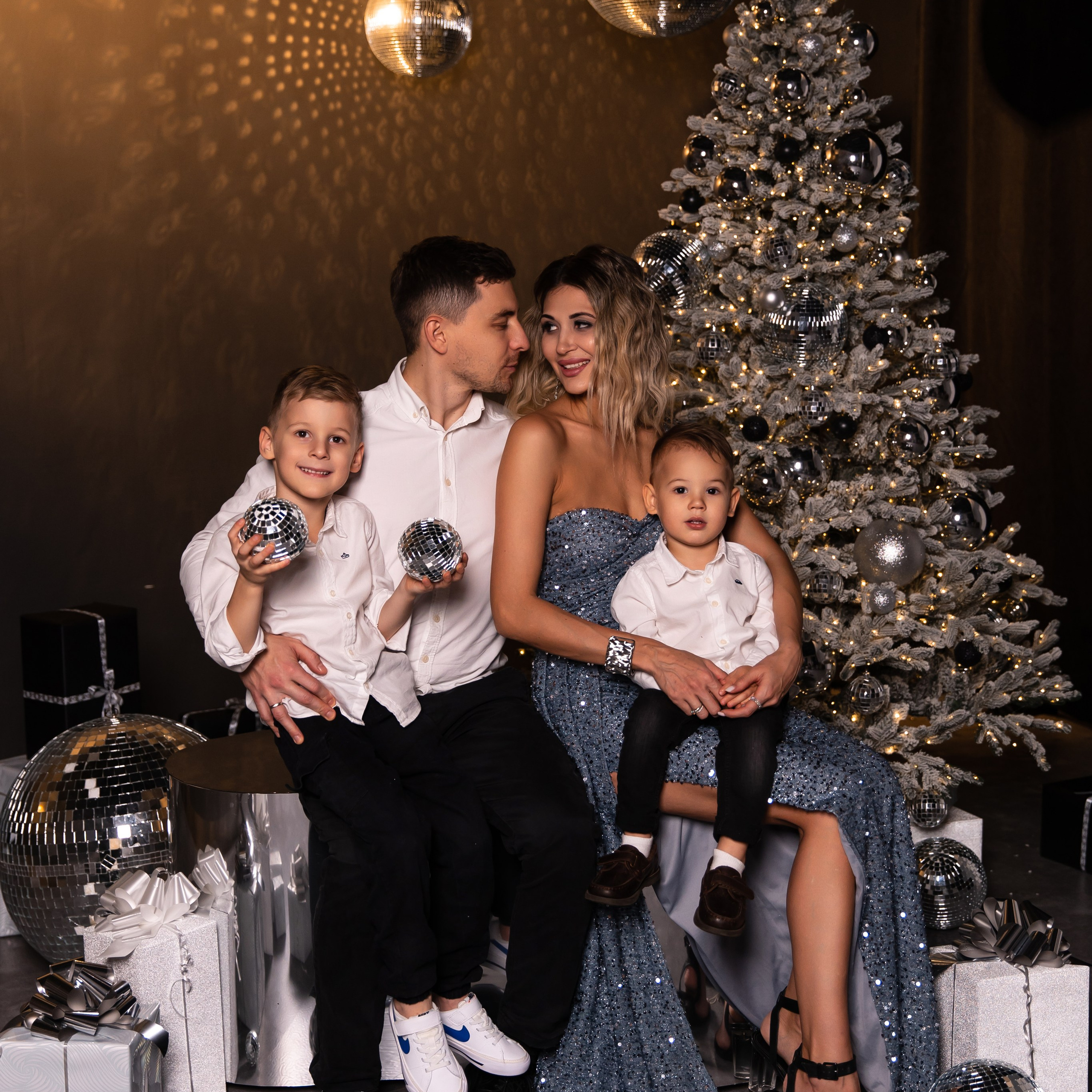 Новогодняя