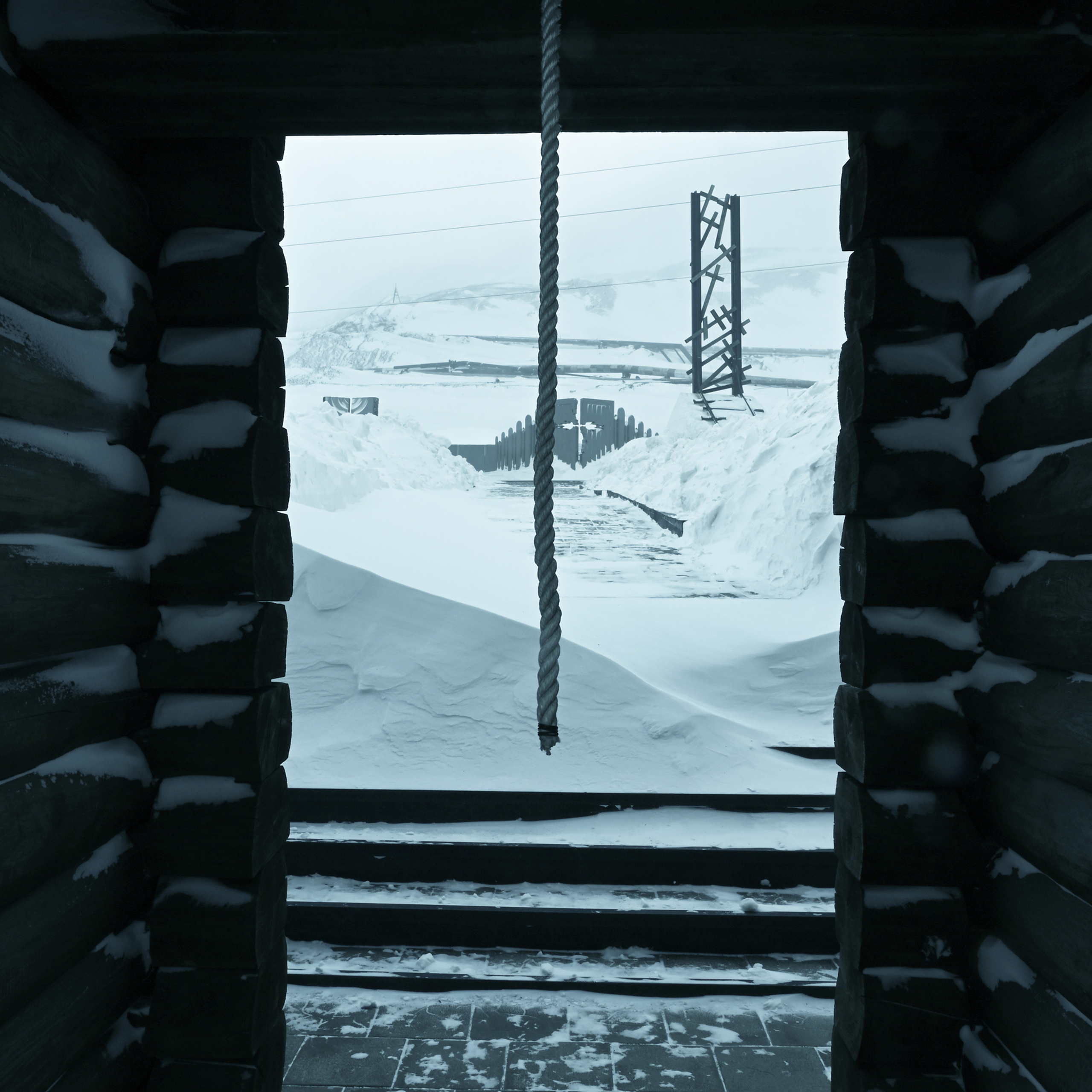 НА НИКЕЛЕВОЙ ЛУНЕ