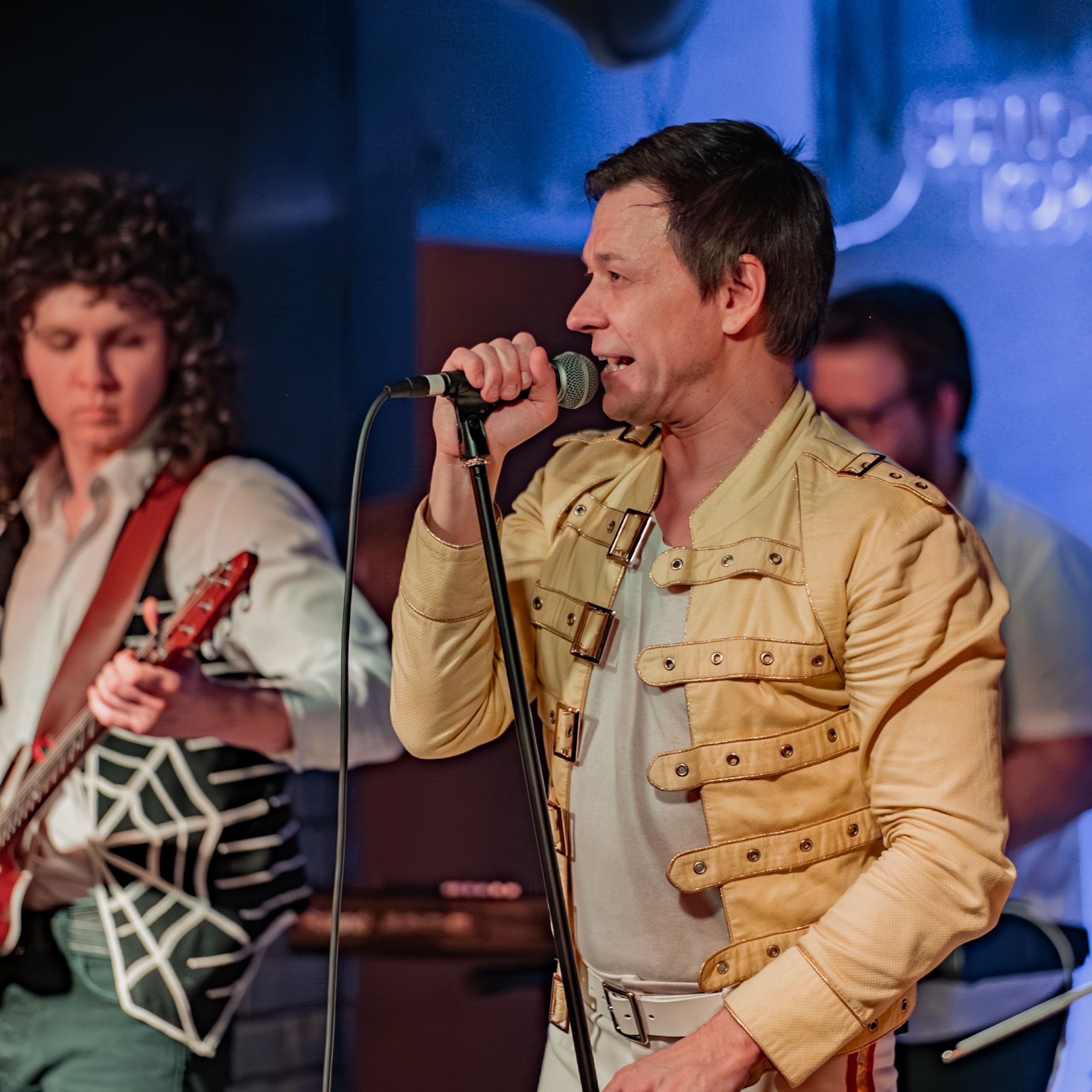 FOREVER QUEEN — трибьют QUEEN