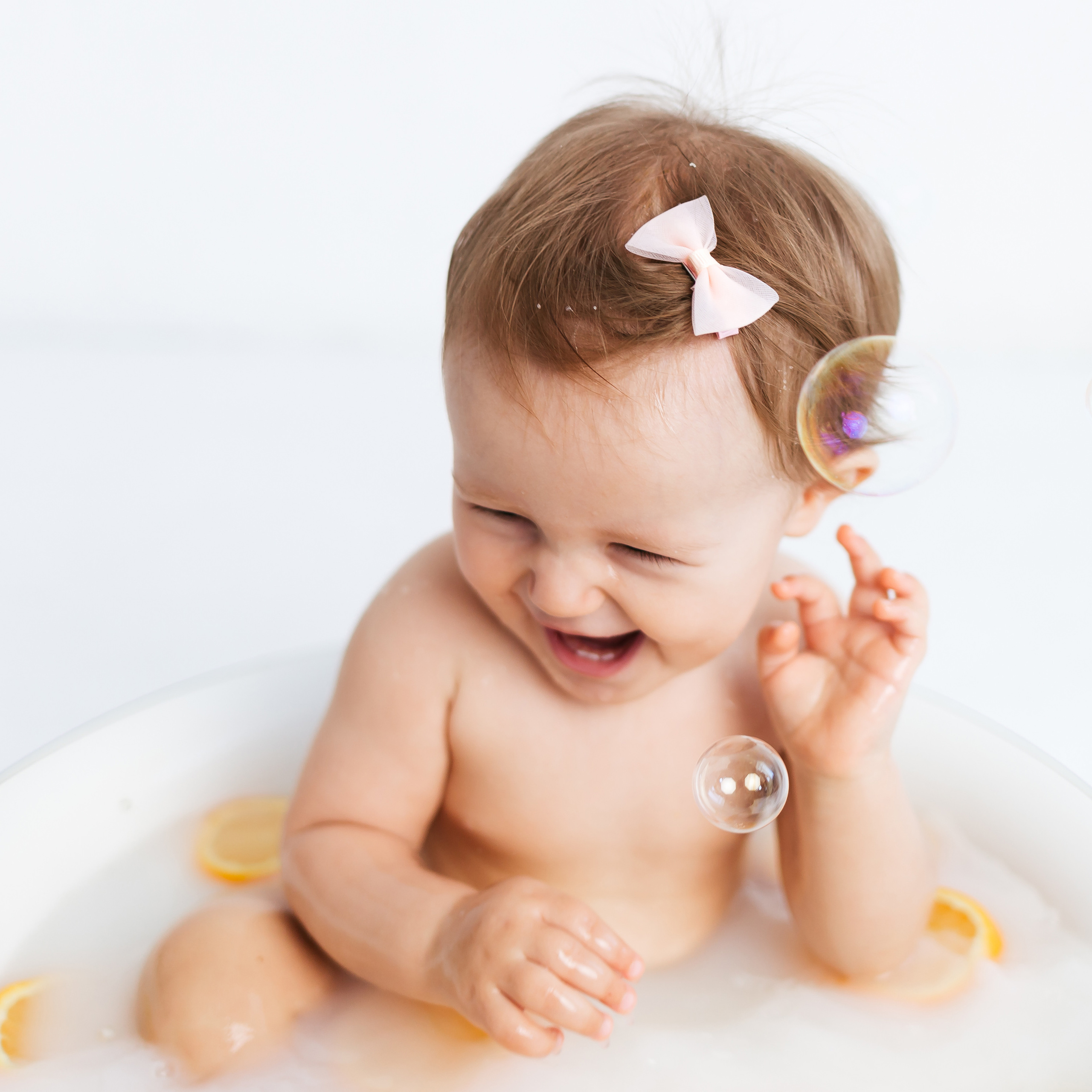 Амелии 1 год