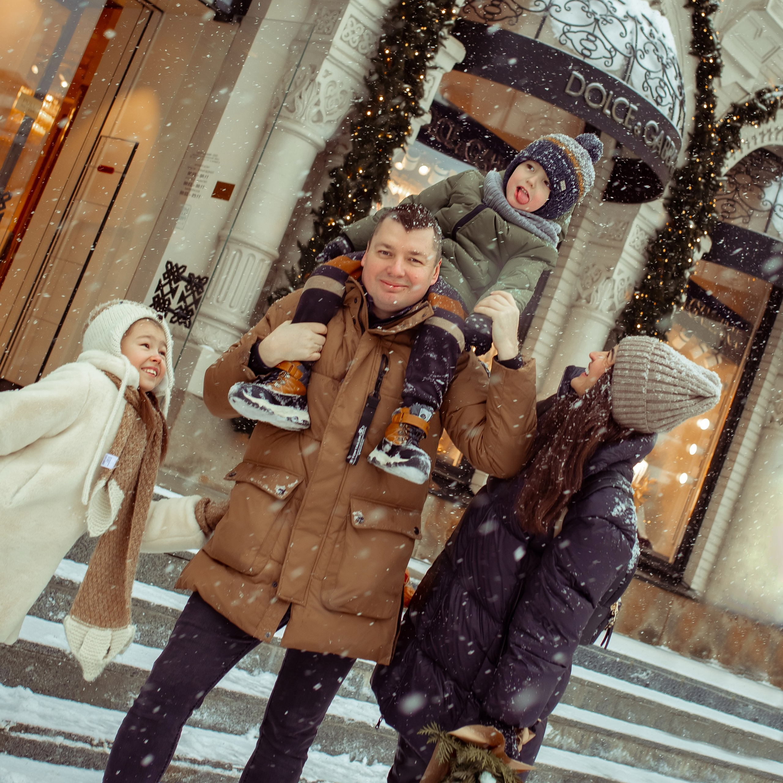 Регина, Эмиль, Лилиана, Роберт