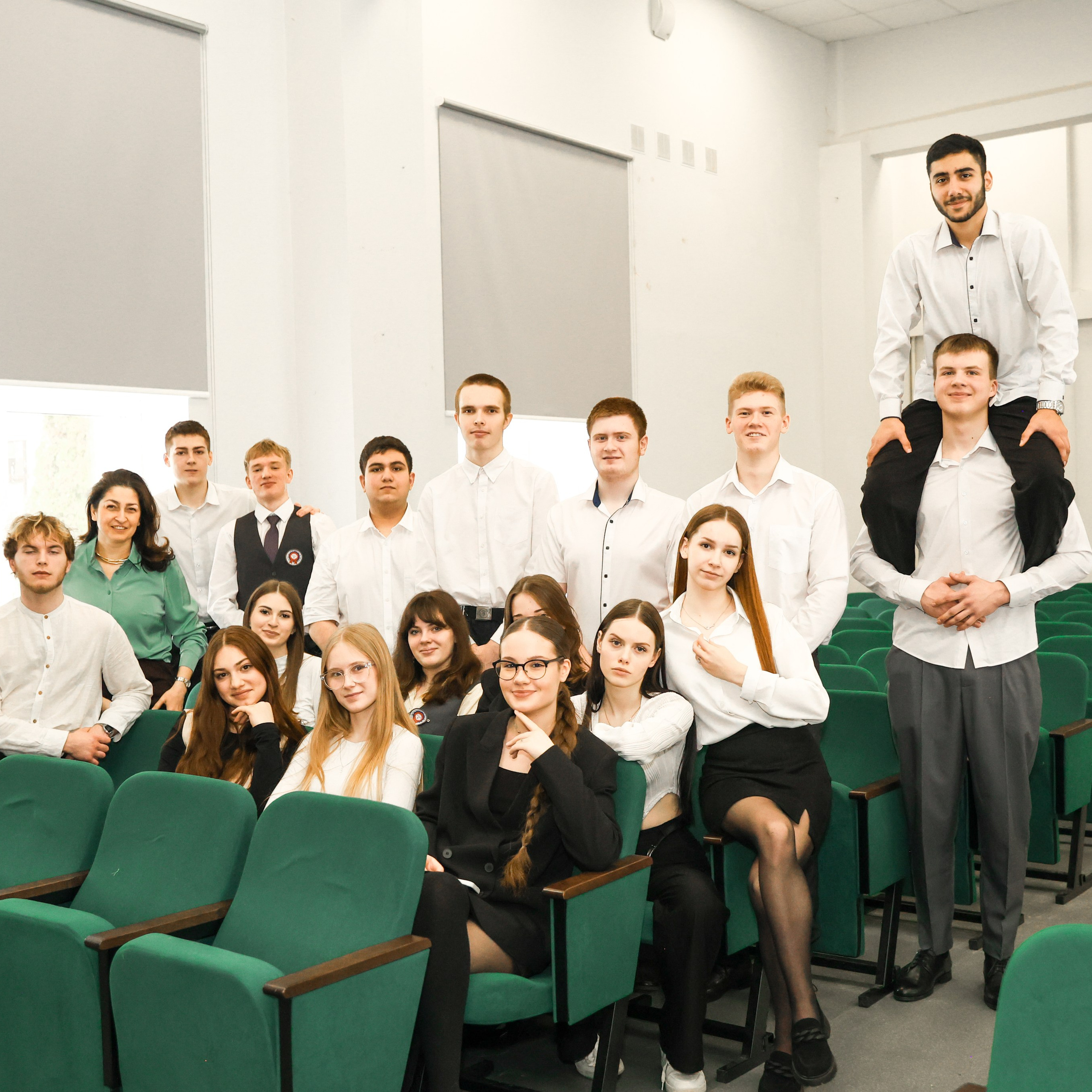 8 марта I школа