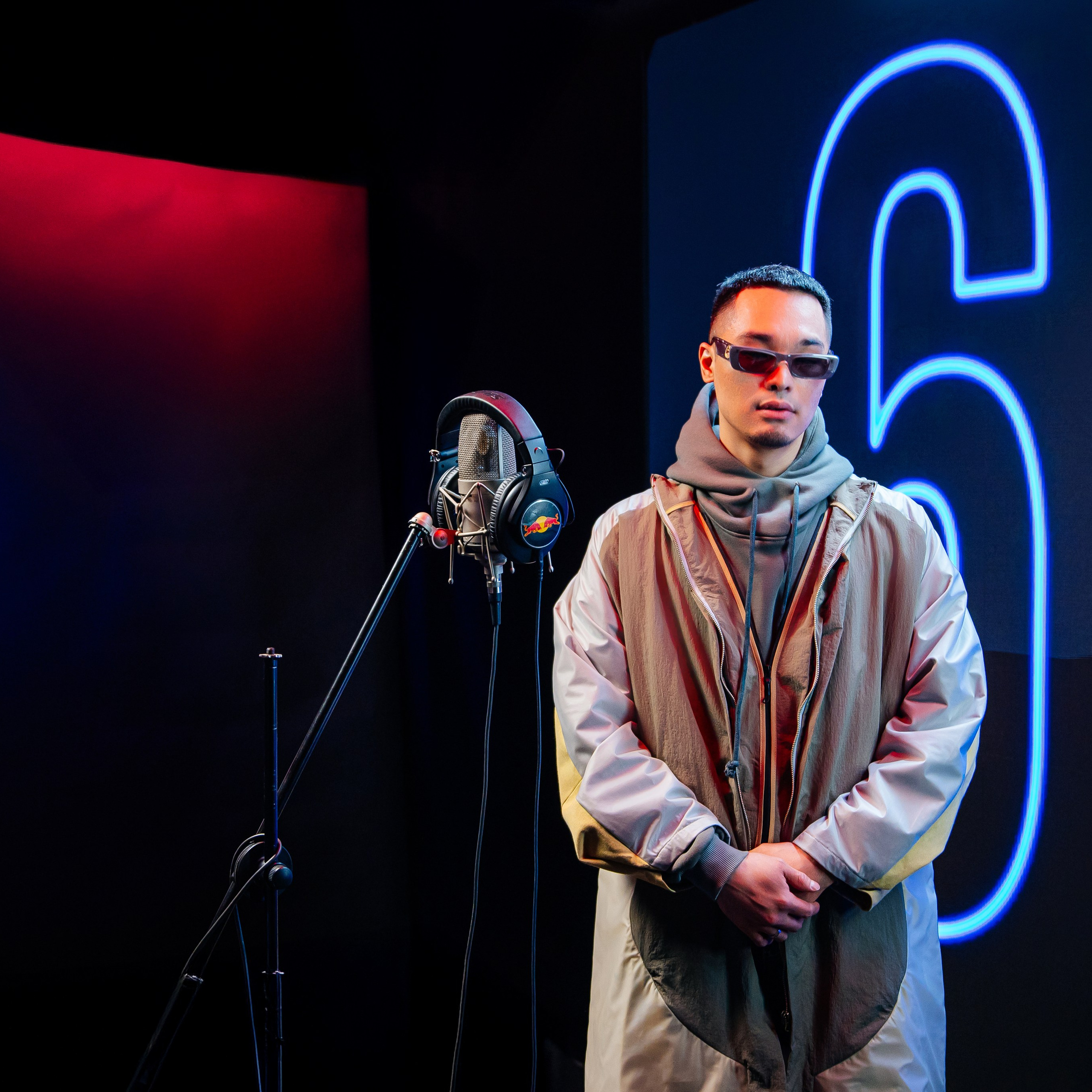 Red Bull 64 Bars Ния Hiro Truwer