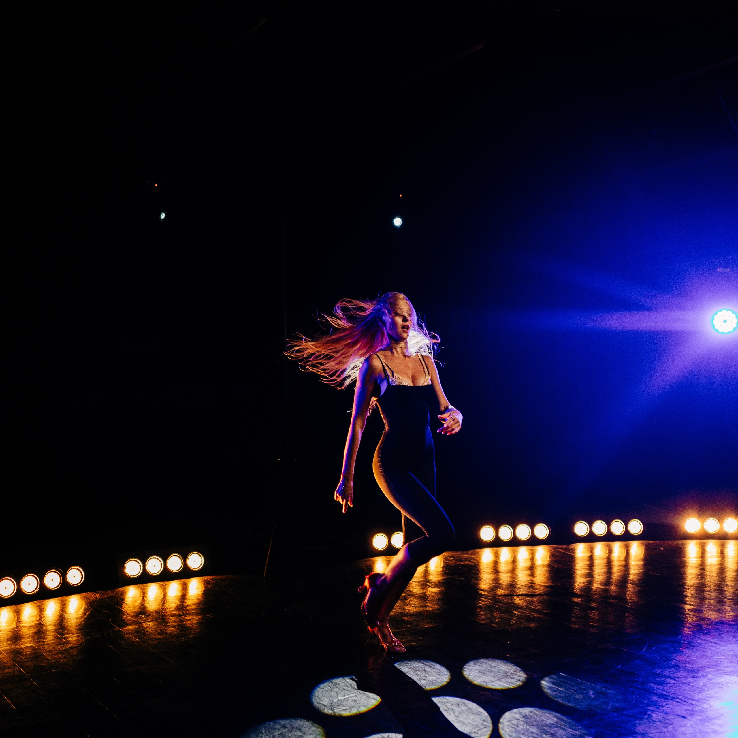 Анастасия танцы