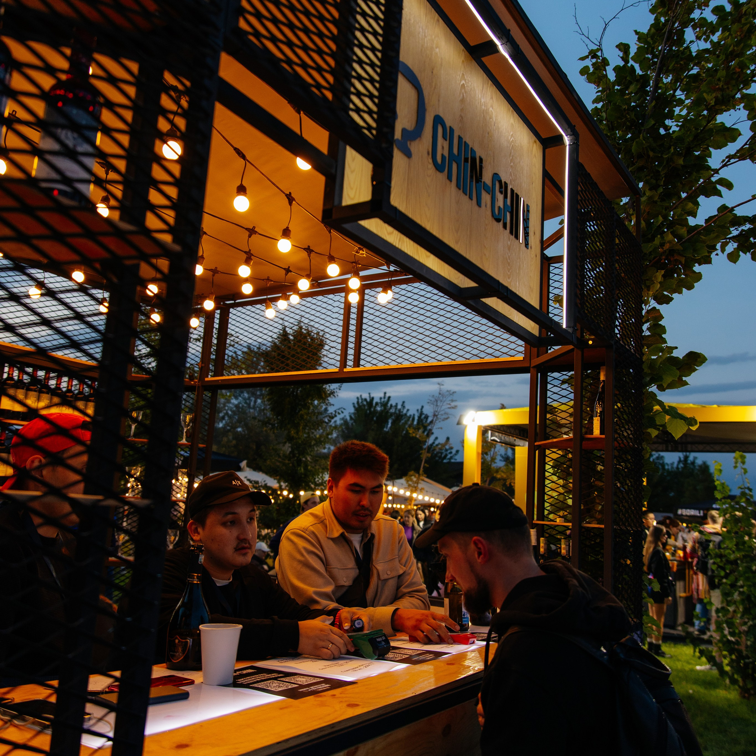 YANDEX PARK. JOHNNIE WALKER — CHINCHIN — SMIRNOFF — TANQUERAY