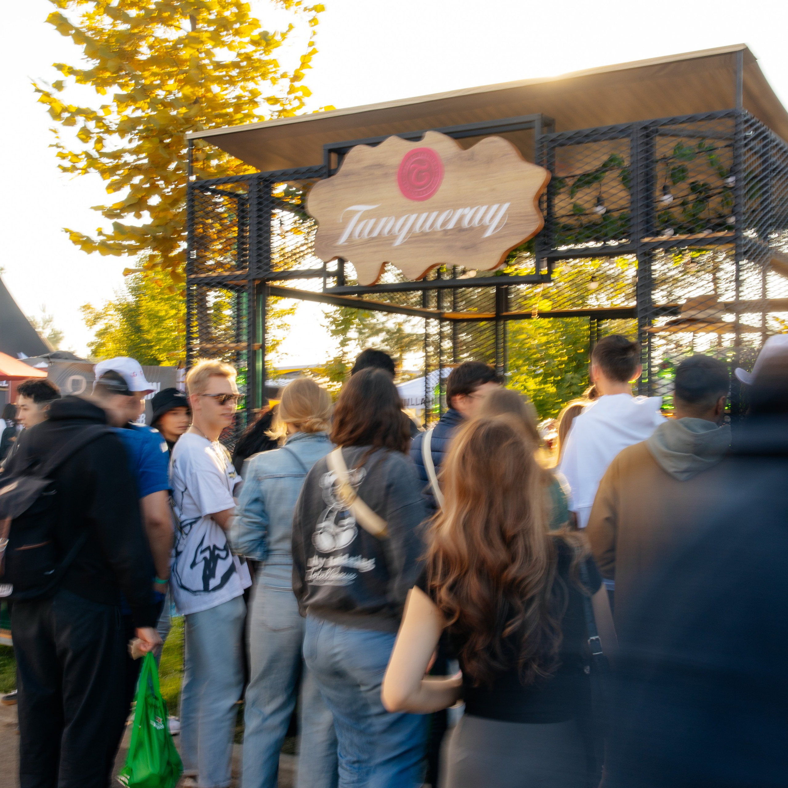 YANDEX PARK. JOHNNIE WALKER — CHINCHIN — SMIRNOFF — TANQUERAY