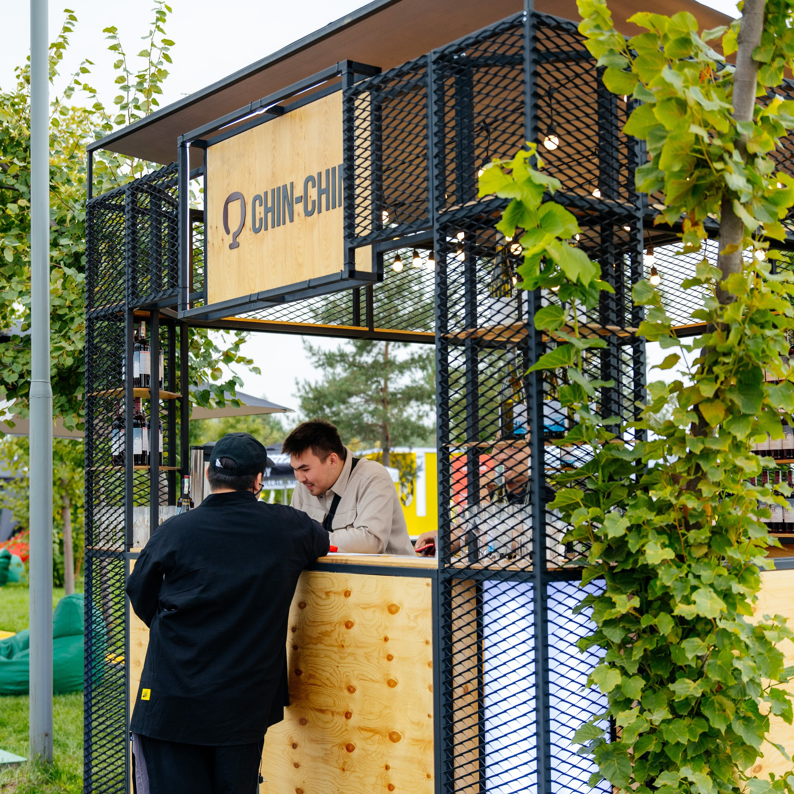 YANDEX PARK. JOHNNIE WALKER — CHINCHIN — SMIRNOFF — TANQUERAY