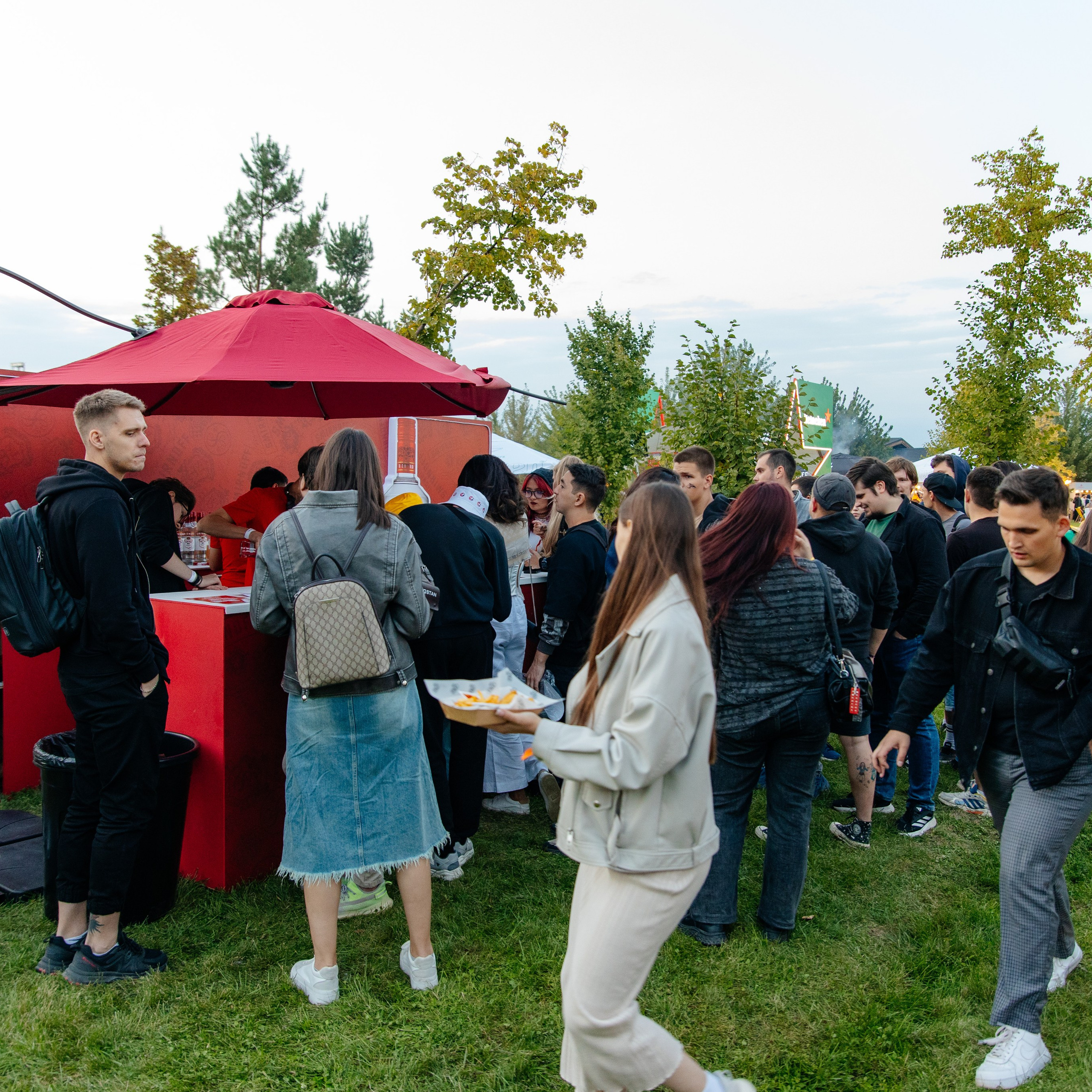 YANDEX PARK. JOHNNIE WALKER — CHINCHIN — SMIRNOFF — TANQUERAY