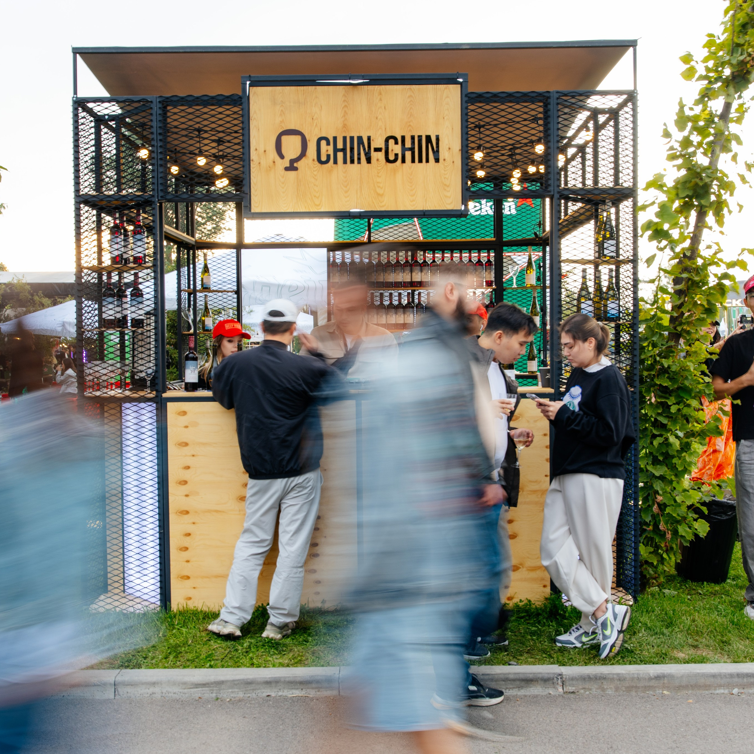 YANDEX PARK. JOHNNIE WALKER — CHINCHIN — SMIRNOFF — TANQUERAY