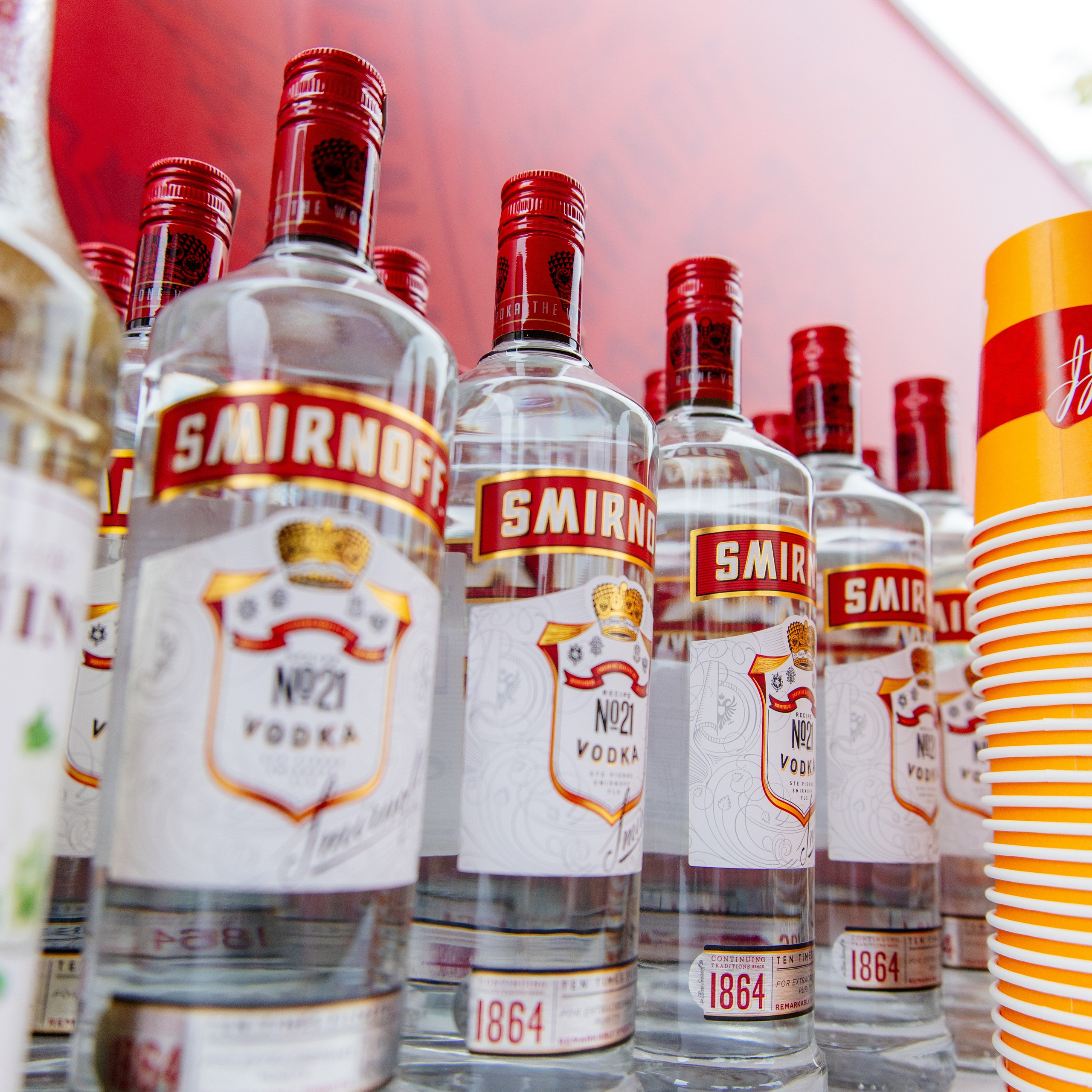 YANDEX PARK. JOHNNIE WALKER — CHINCHIN — SMIRNOFF — TANQUERAY