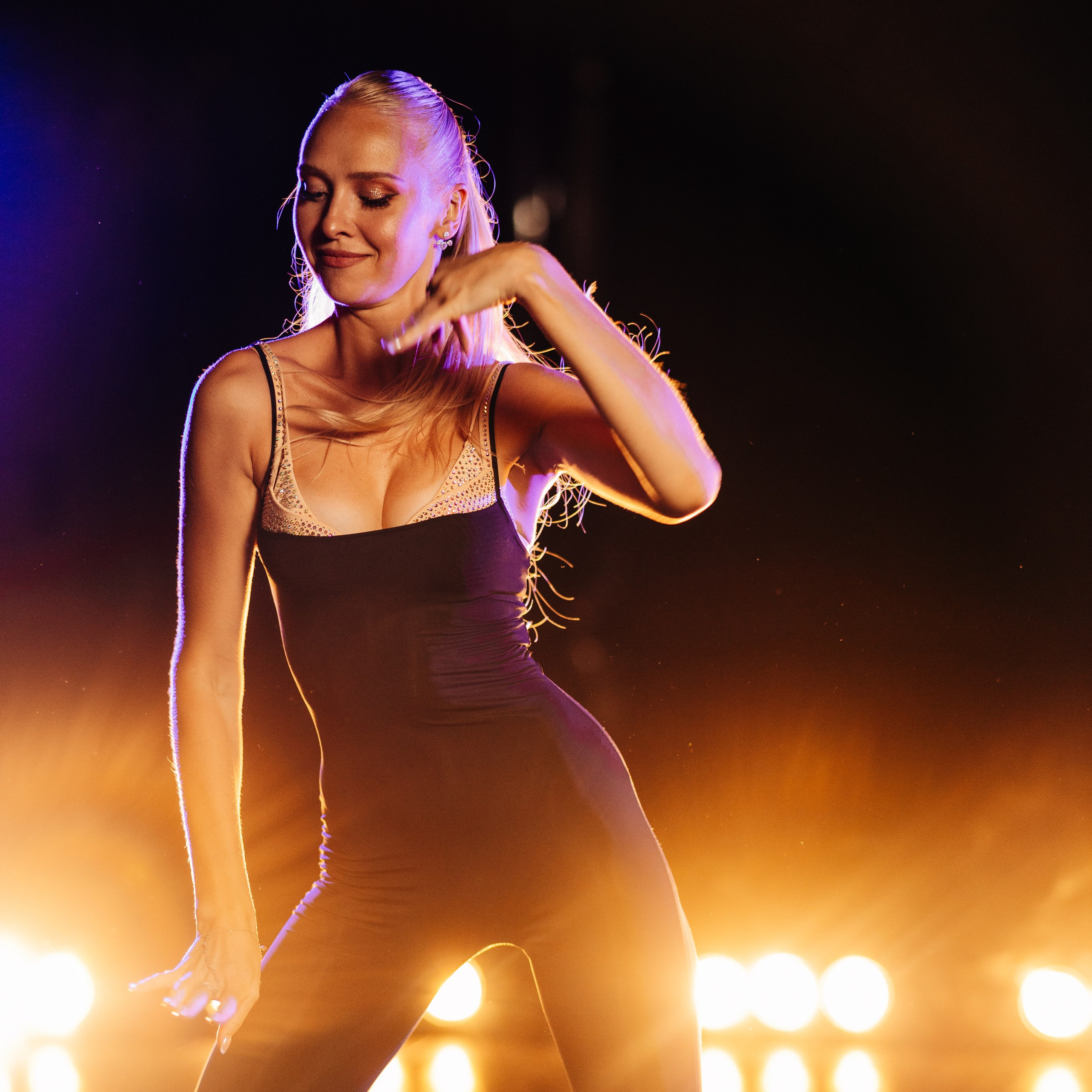 Анастасия танцы