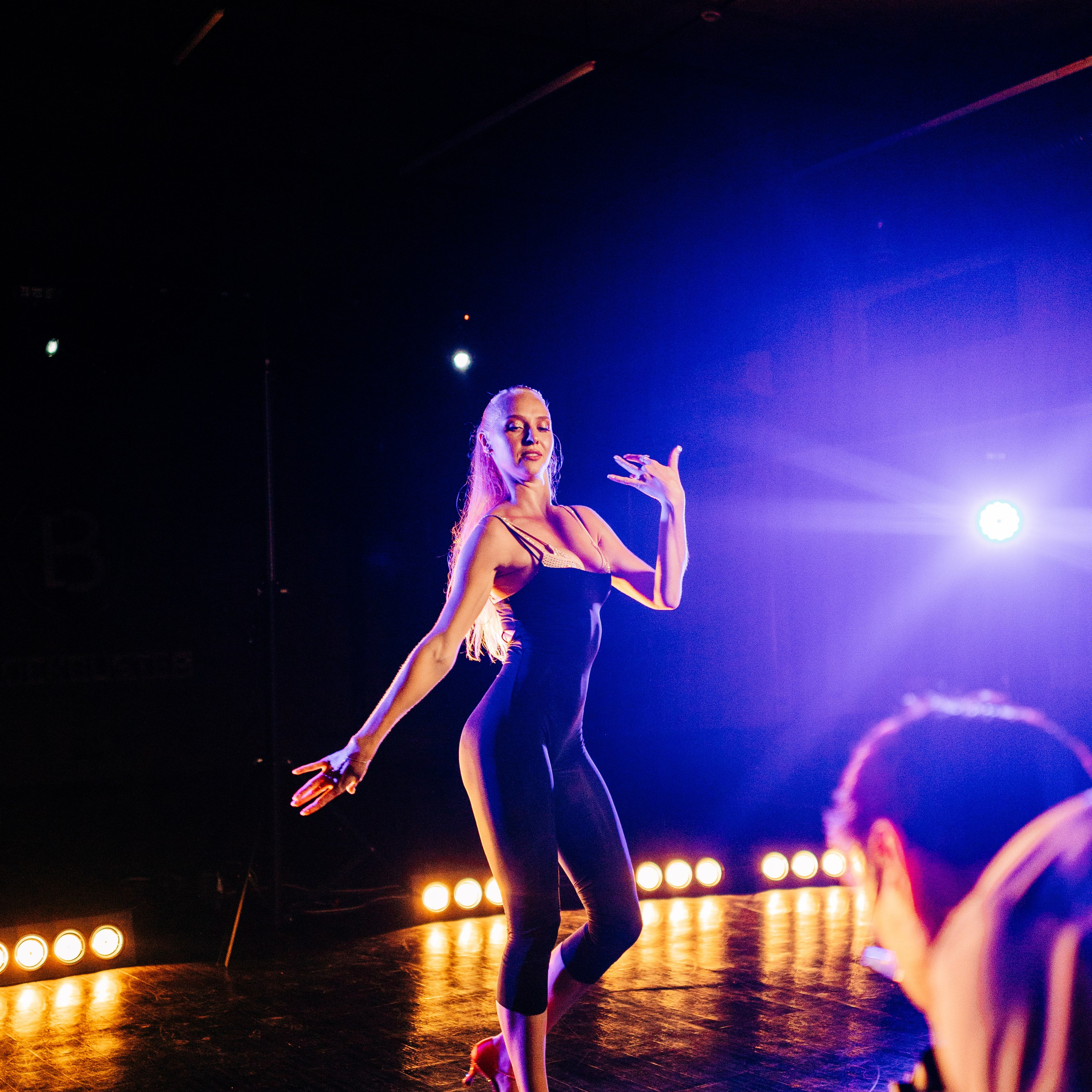 Анастасия танцы