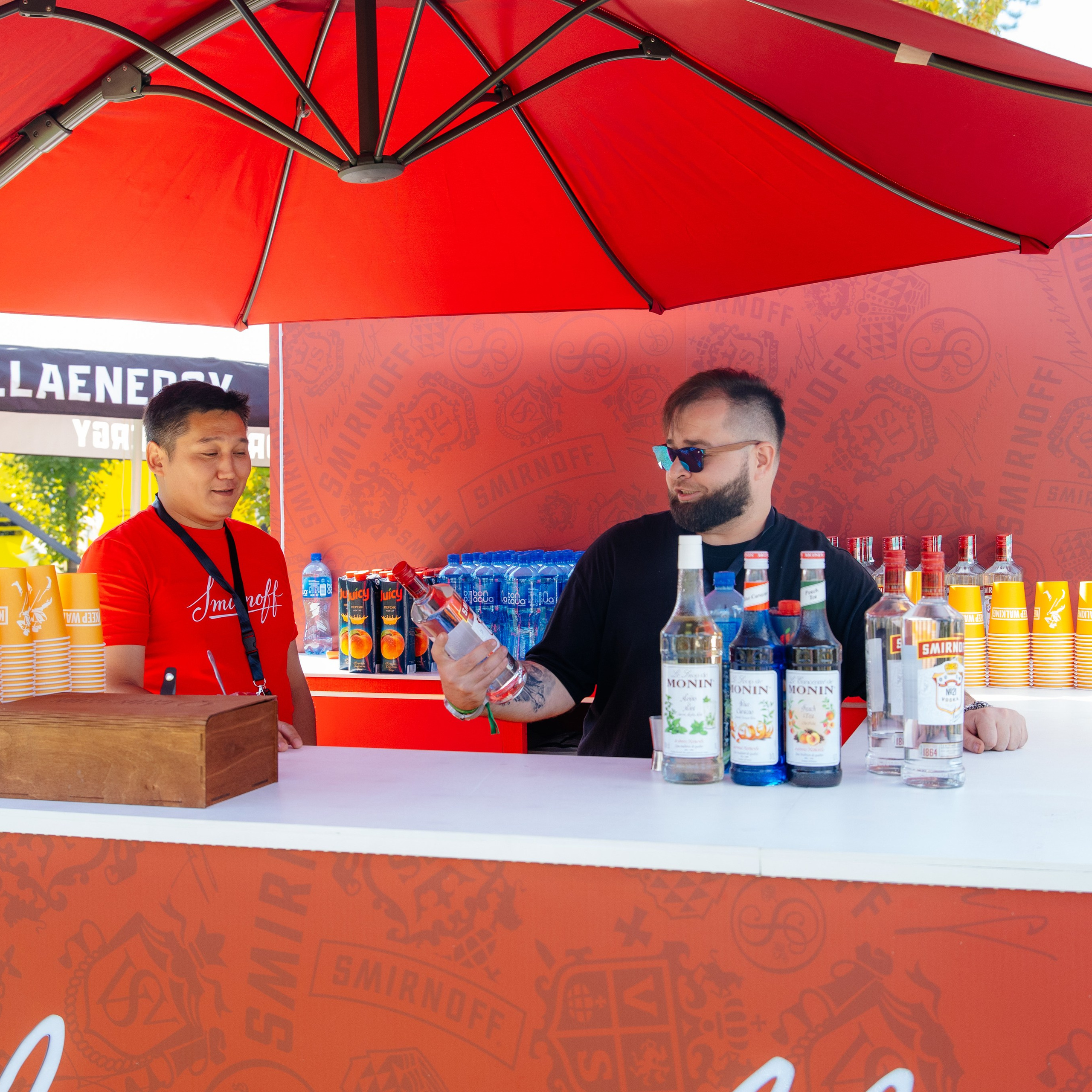 YANDEX PARK. JOHNNIE WALKER — CHINCHIN — SMIRNOFF — TANQUERAY