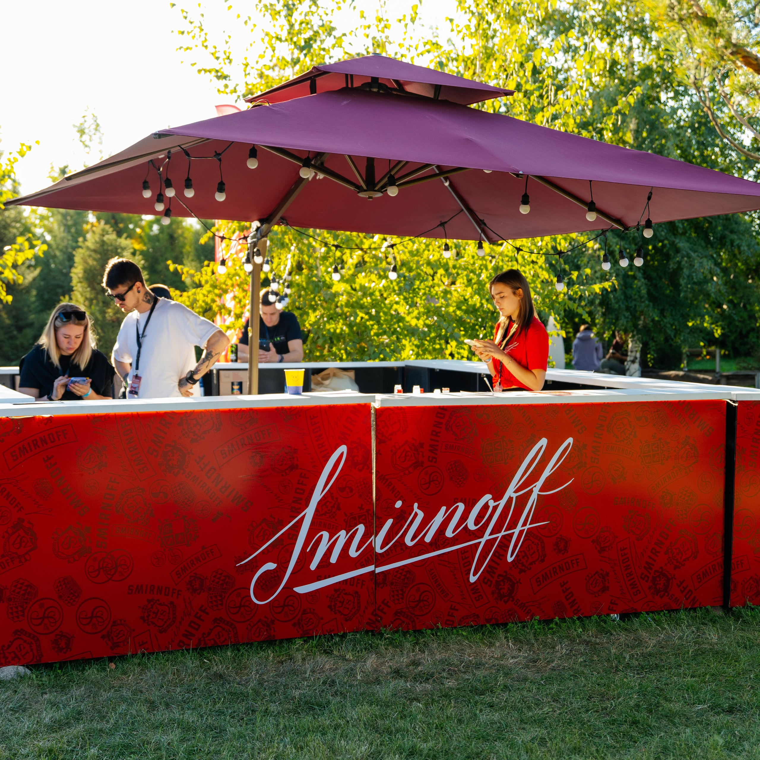 YANDEX PARK. JOHNNIE WALKER — CHINCHIN — SMIRNOFF — TANQUERAY