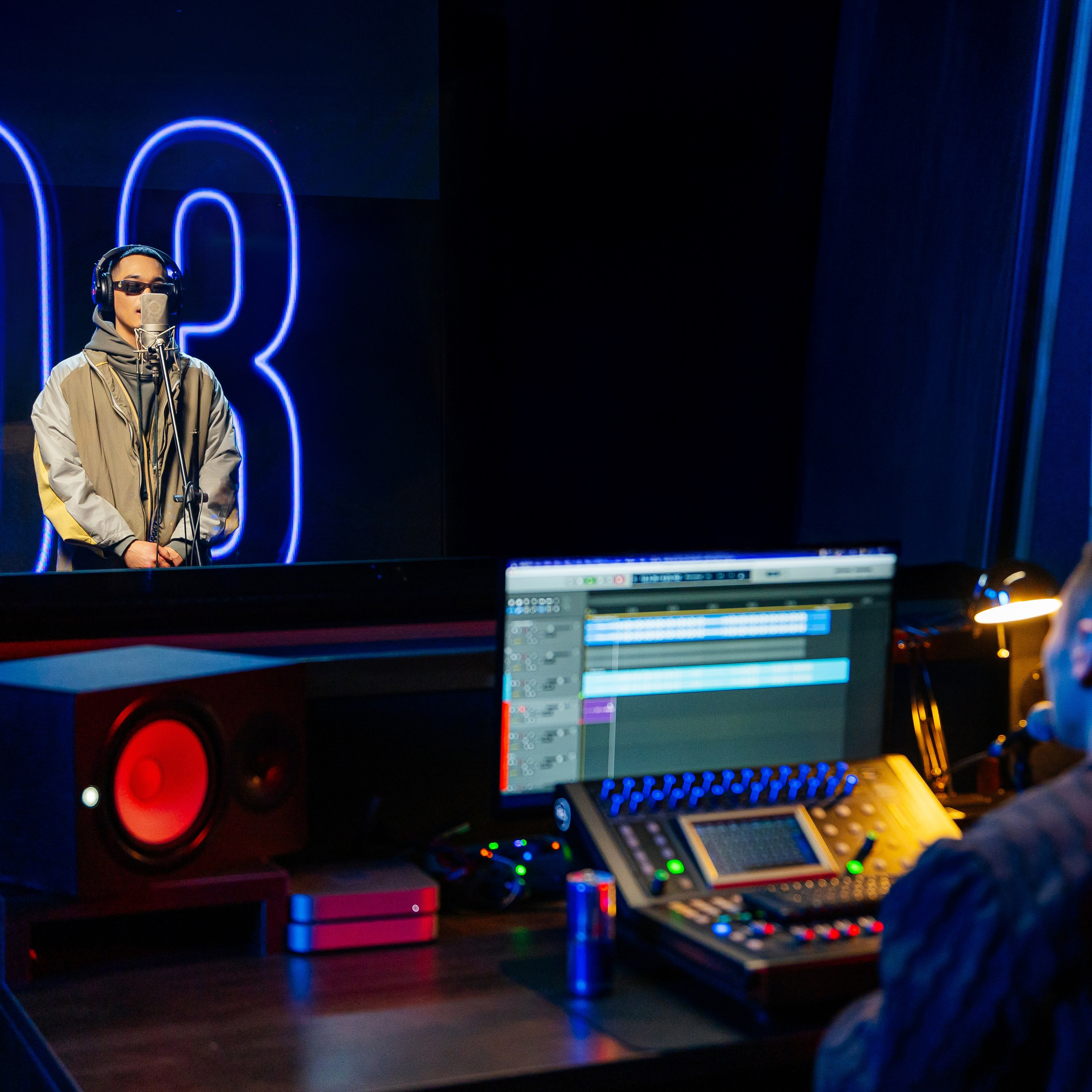 Red Bull 64 Bars Ния Hiro Truwer