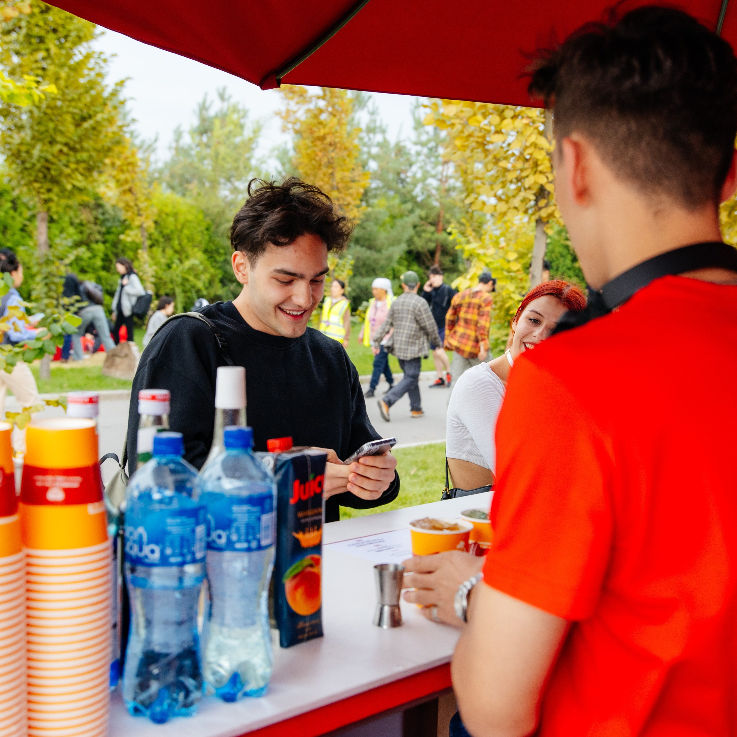 YANDEX PARK. JOHNNIE WALKER — CHINCHIN — SMIRNOFF — TANQUERAY