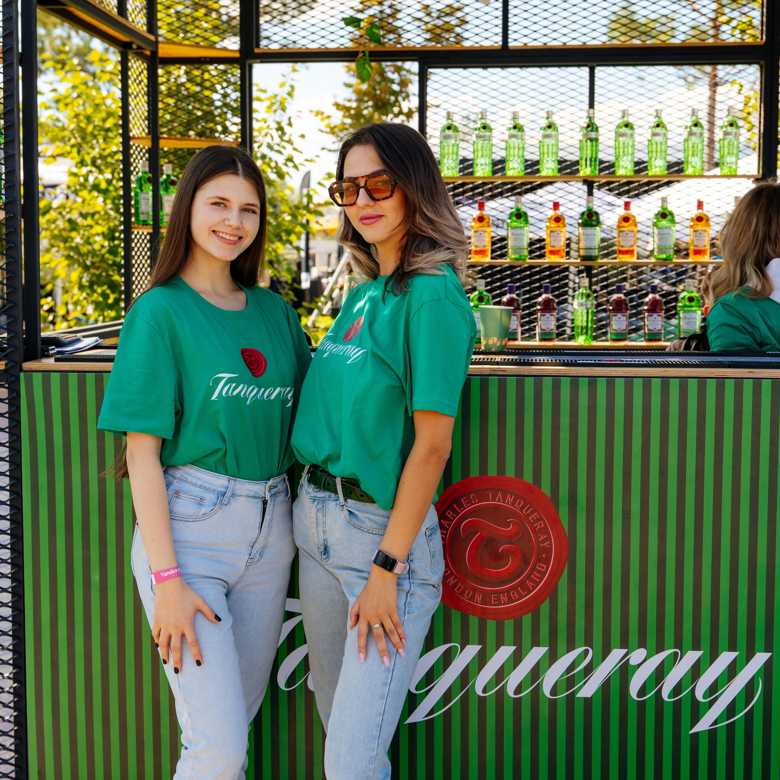 YANDEX PARK. JOHNNIE WALKER — CHINCHIN — SMIRNOFF — TANQUERAY