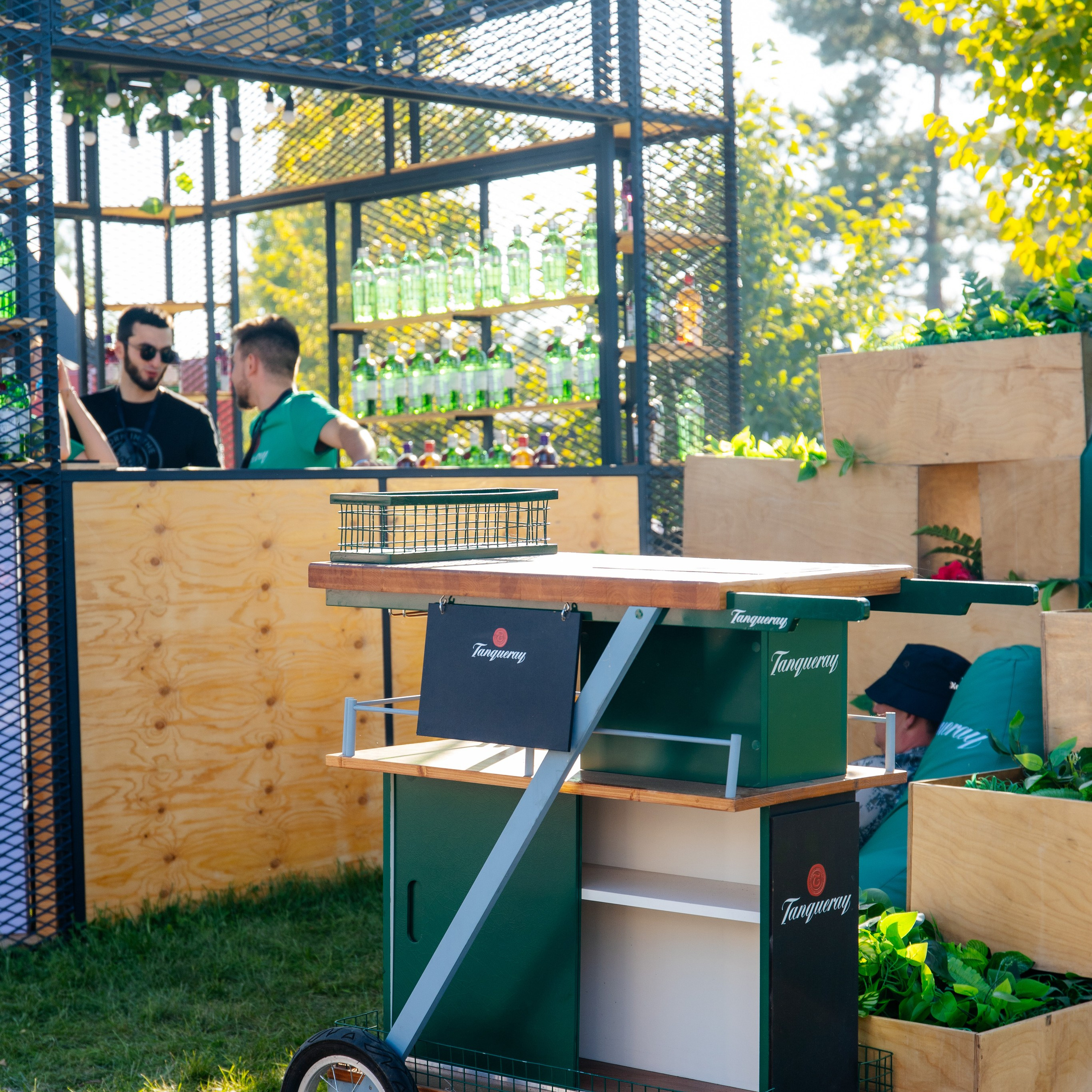 YANDEX PARK. JOHNNIE WALKER — CHINCHIN — SMIRNOFF — TANQUERAY