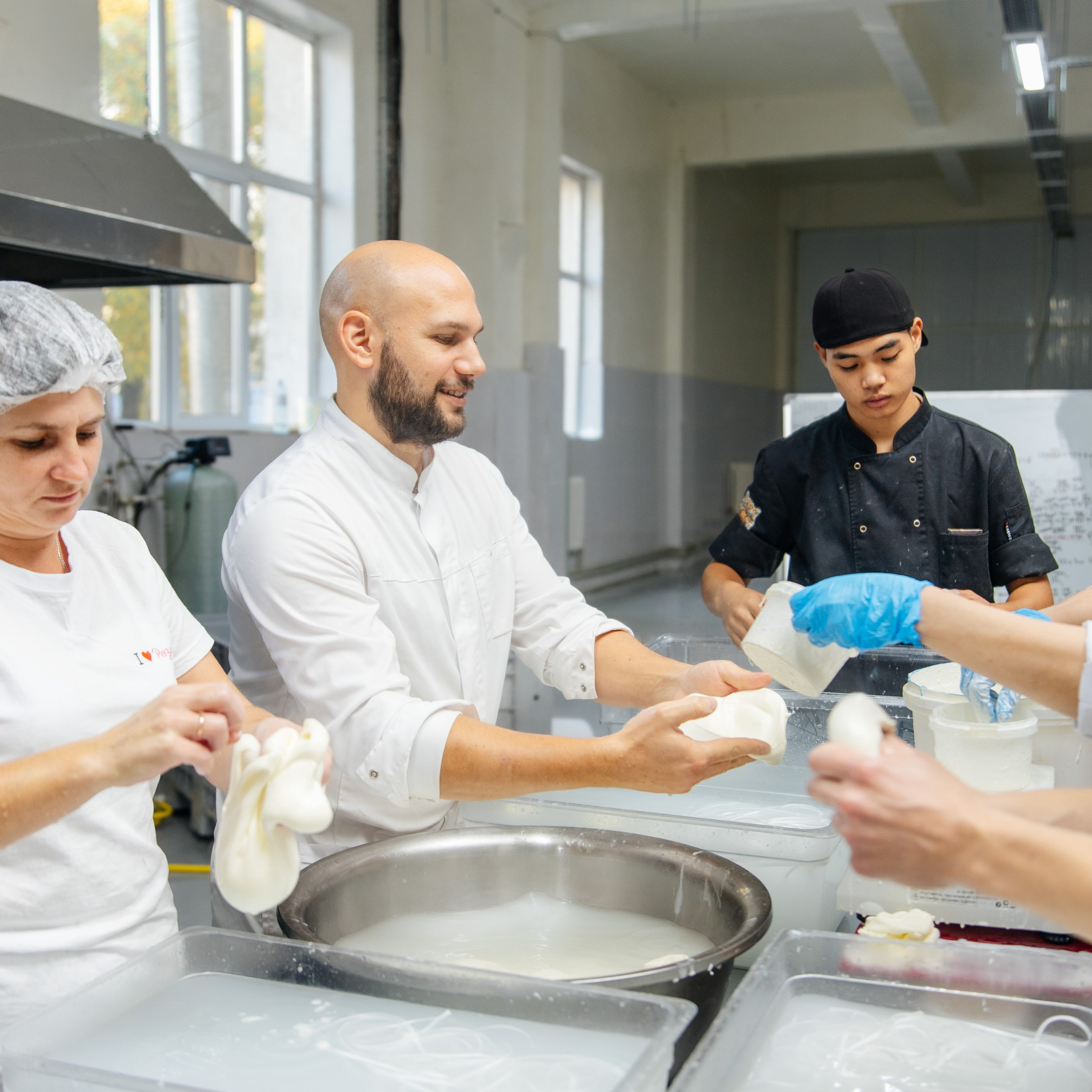 Произодство СЫРНЫЕ ТРАДИЦИИ / СЫРОВАРНЯ