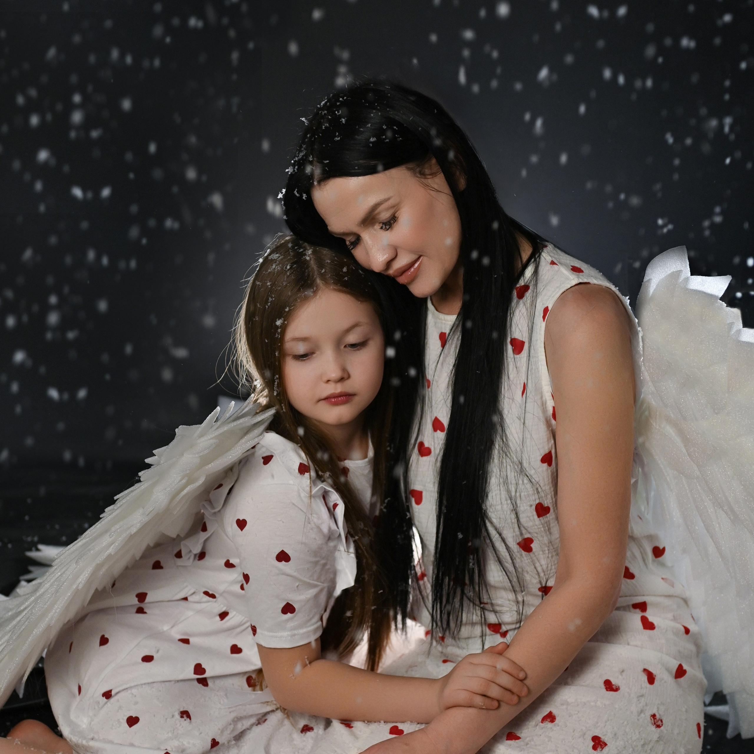 С крыльями и снегом