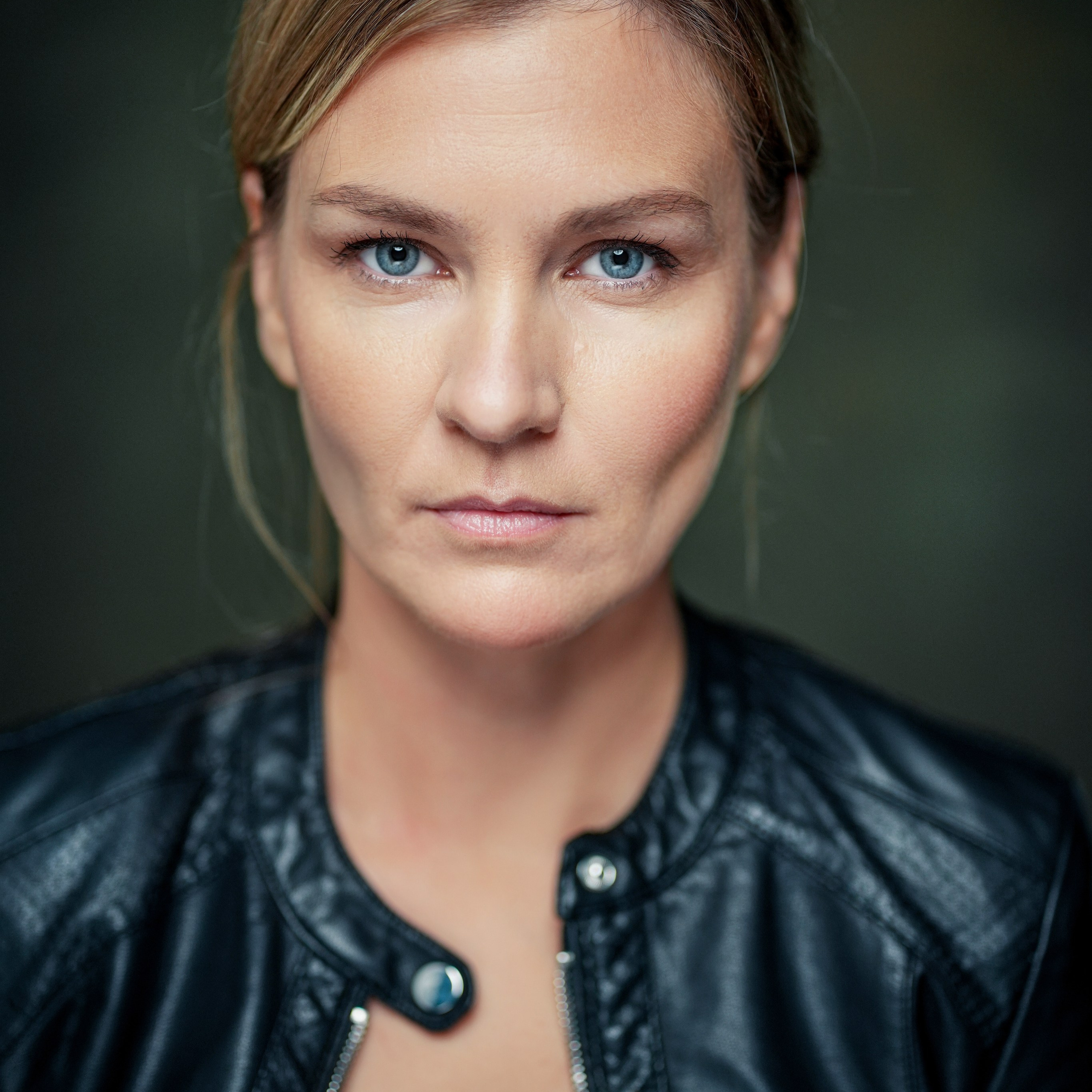 Анна Южакова (типажное актёрское портфолио)